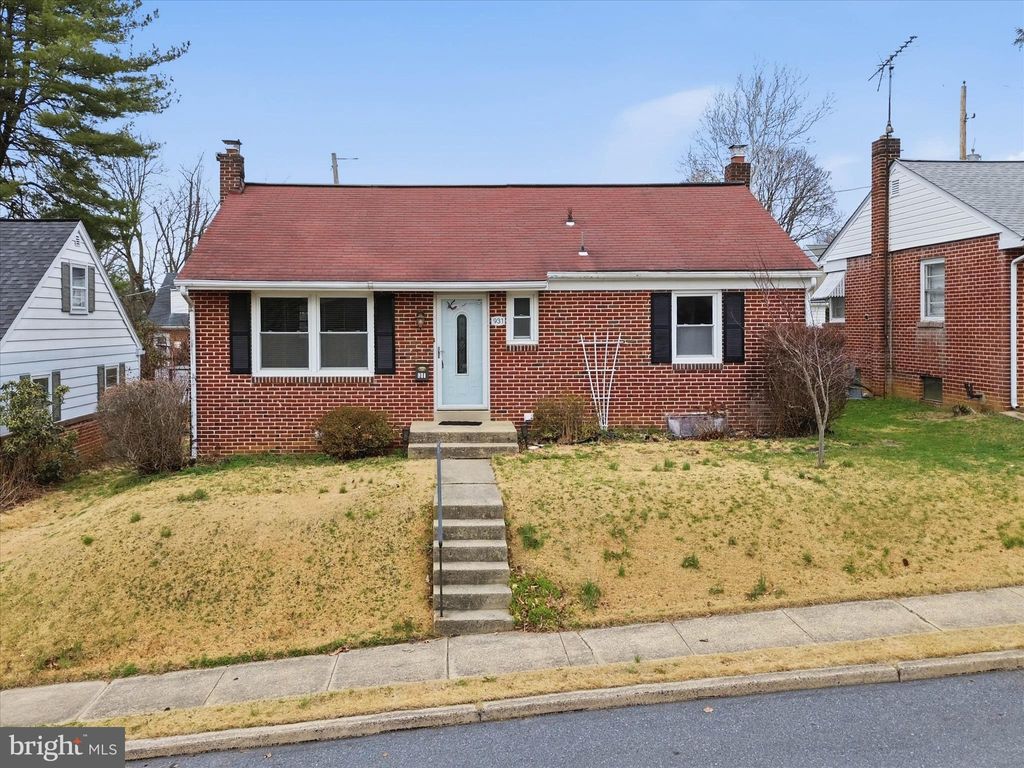 Photo of 931 Rolridge Avenue, LANCASTER, PA 17603 (MLS # PALA2084974)