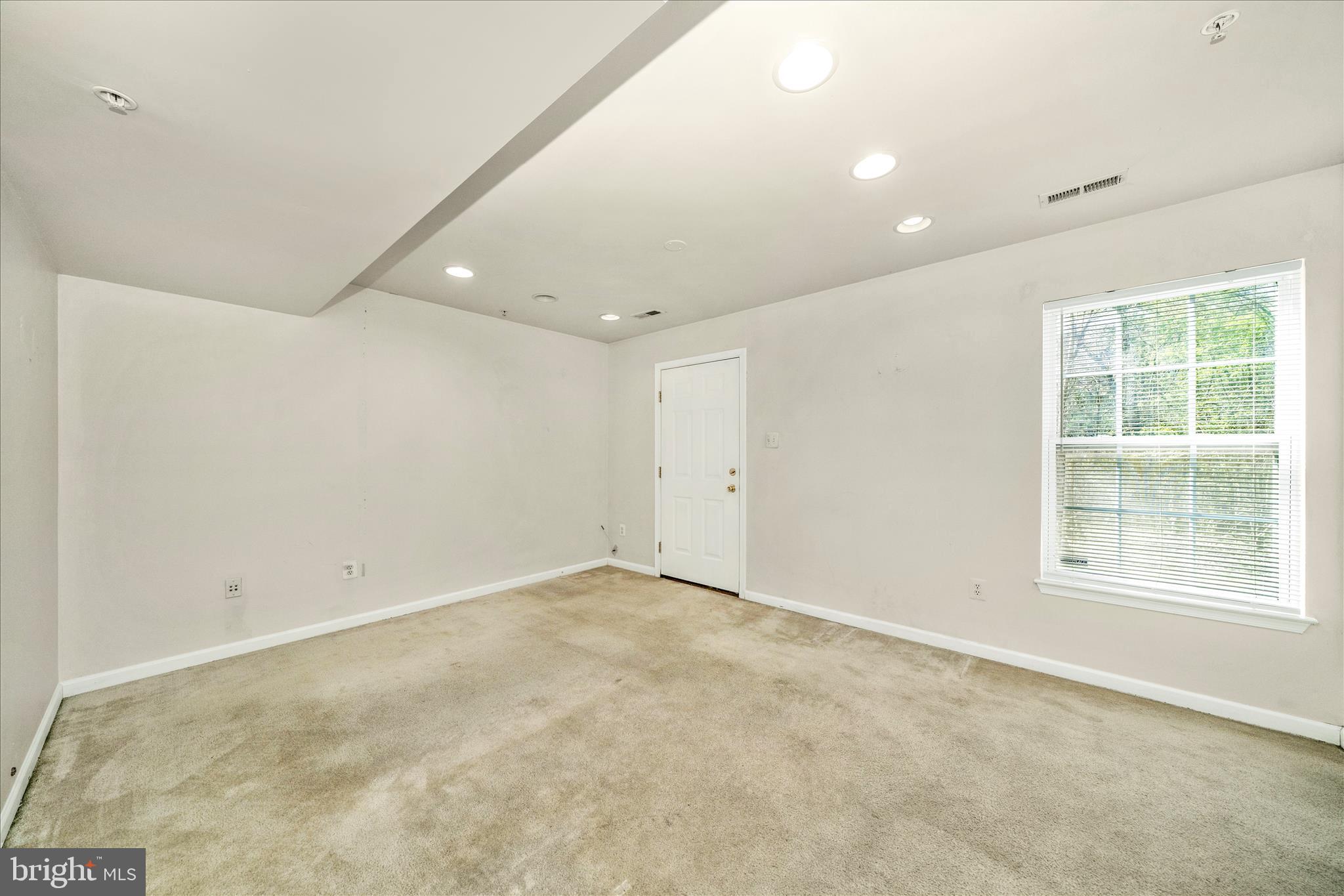 THE OAKS AT WATERS EDGE - Residential