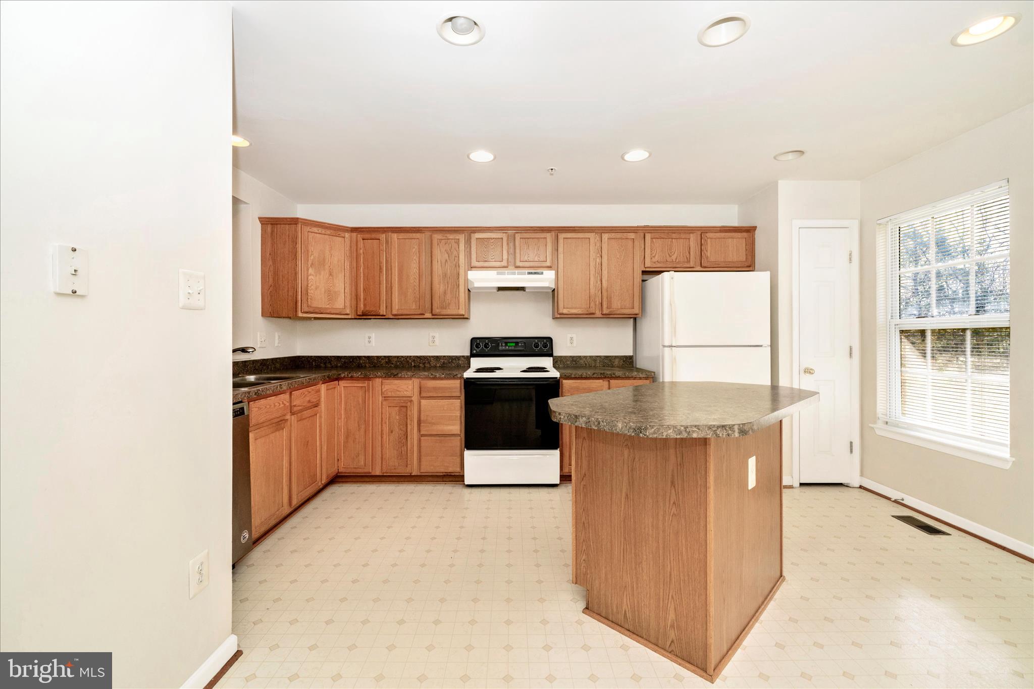 THE OAKS AT WATERS EDGE - Residential