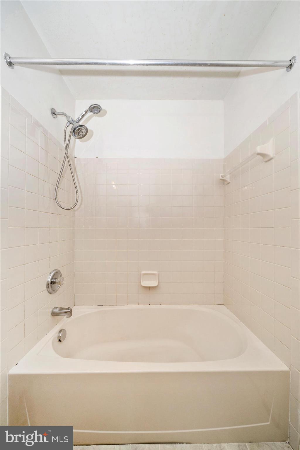 THE OAKS AT WATERS EDGE - Residential