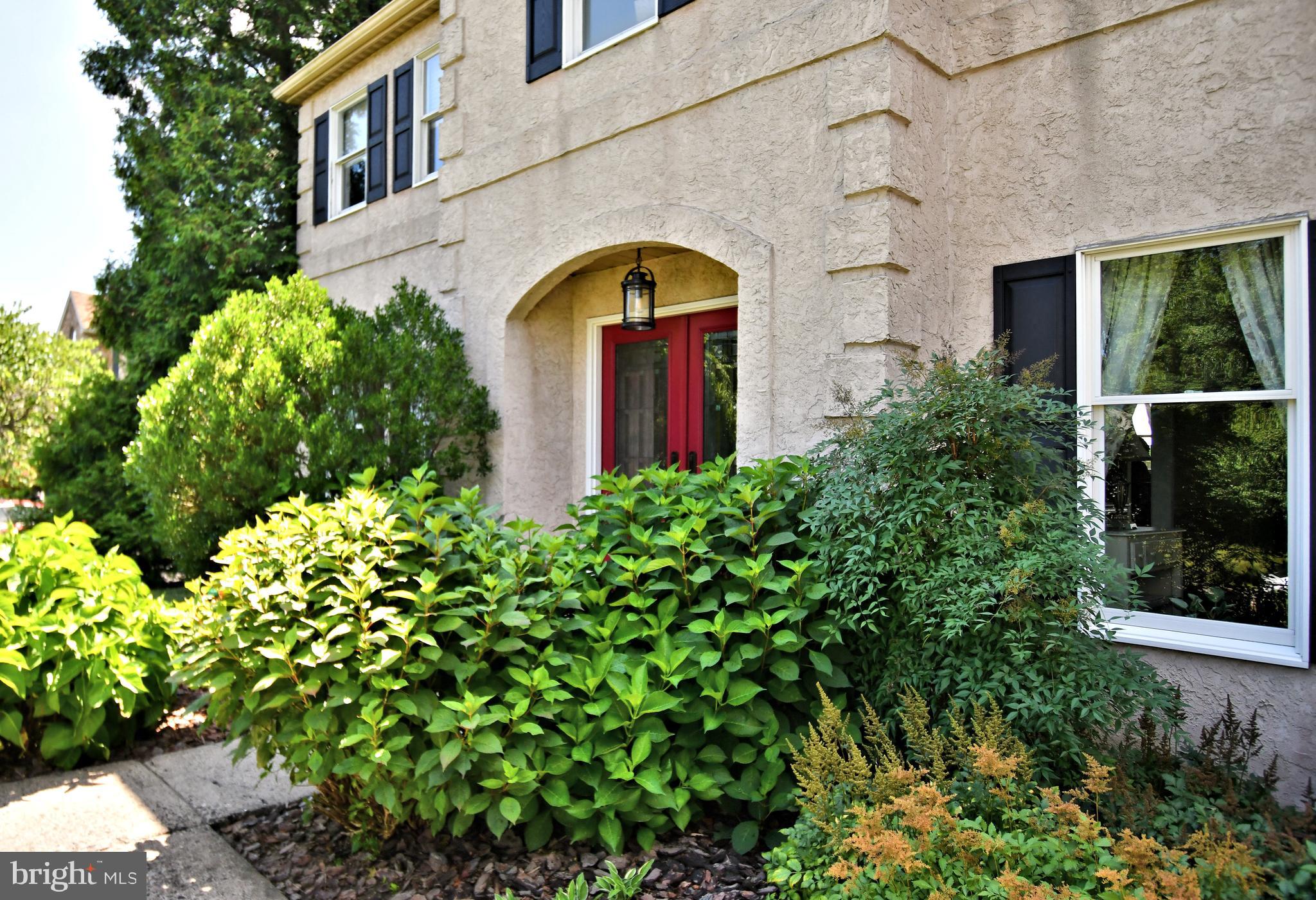 102 GWYNMONT DRIVE