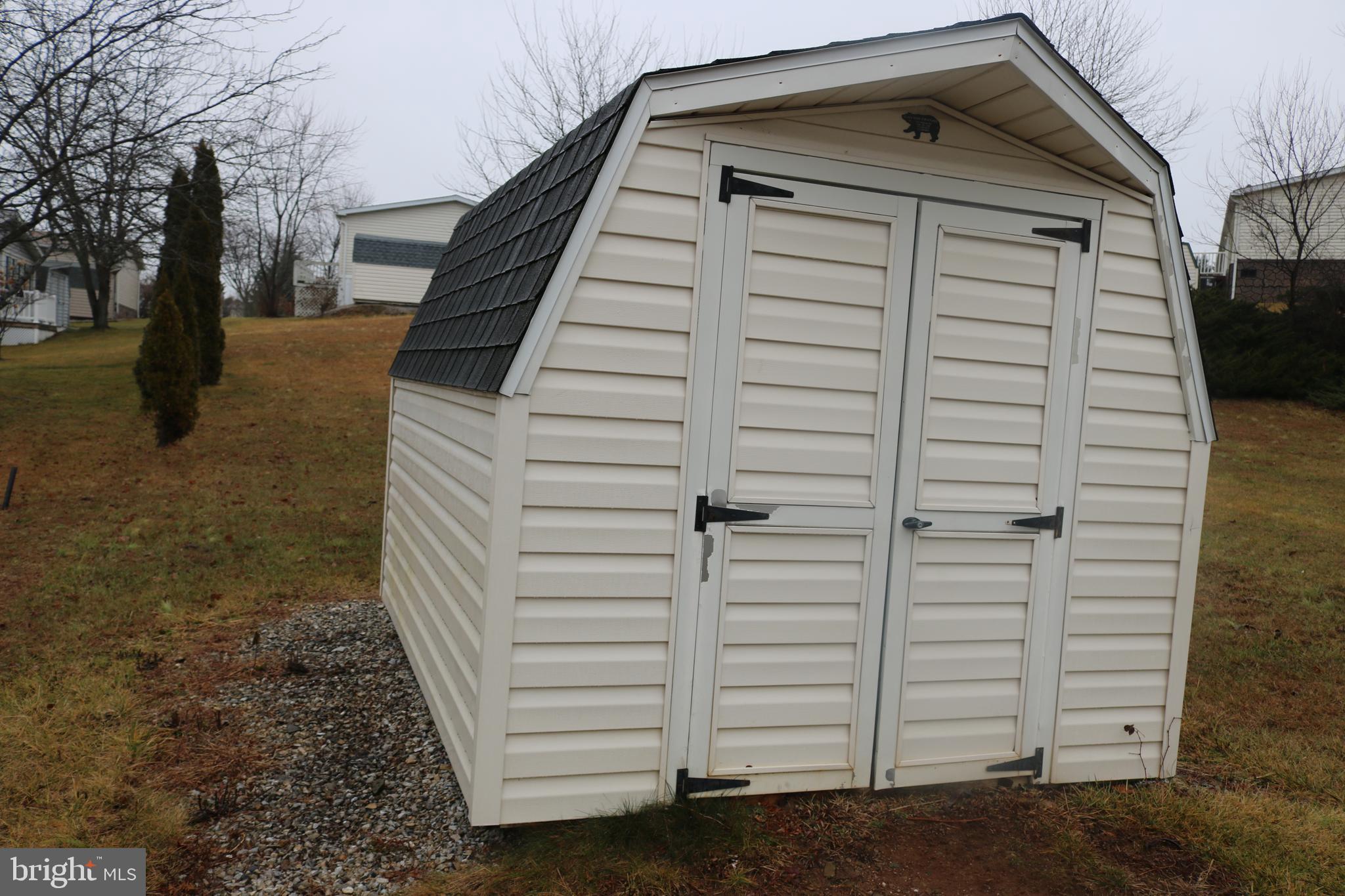 EAGLE VIEW MOBILE HOME PK - Residential