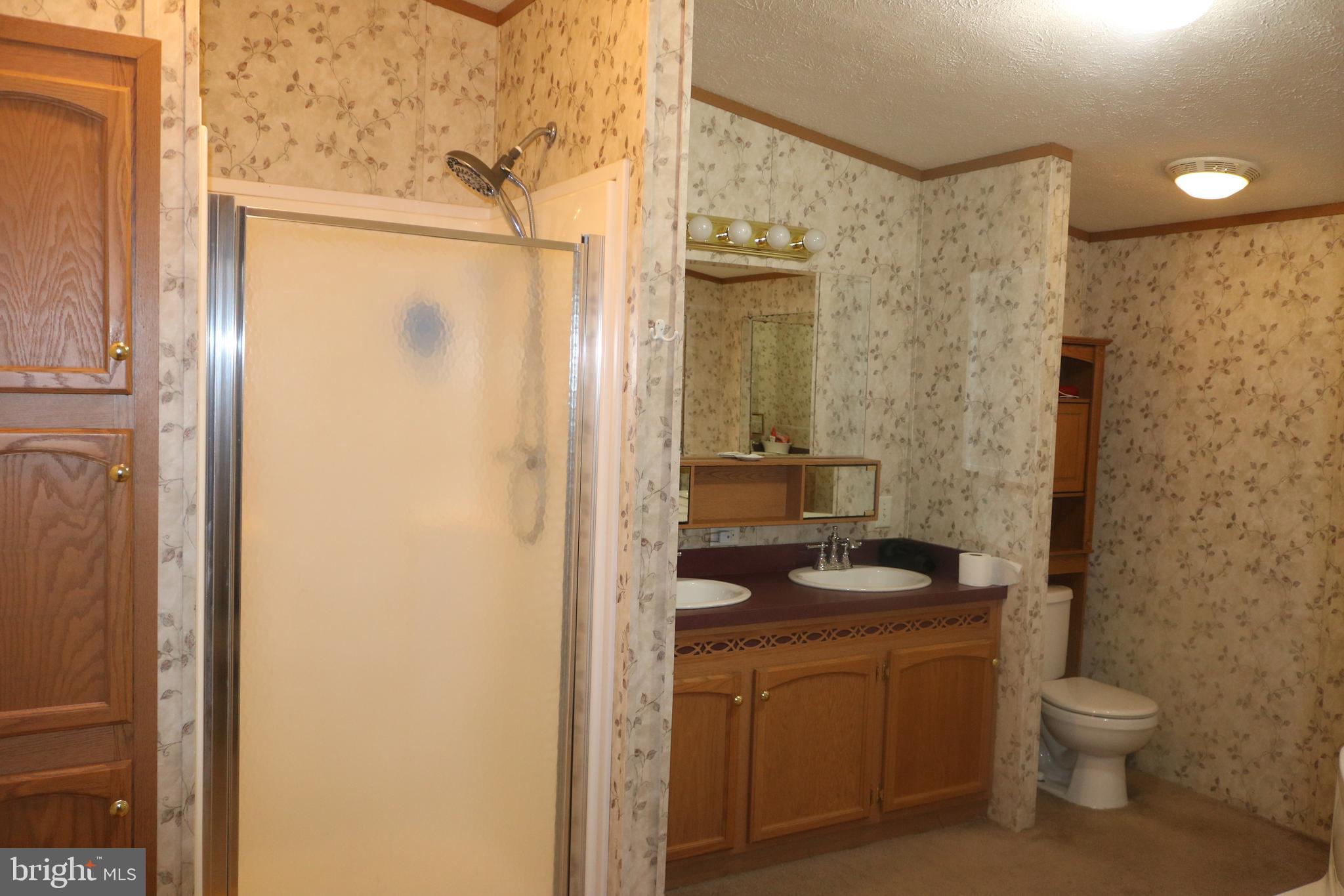 EAGLE VIEW MOBILE HOME PK - Residential