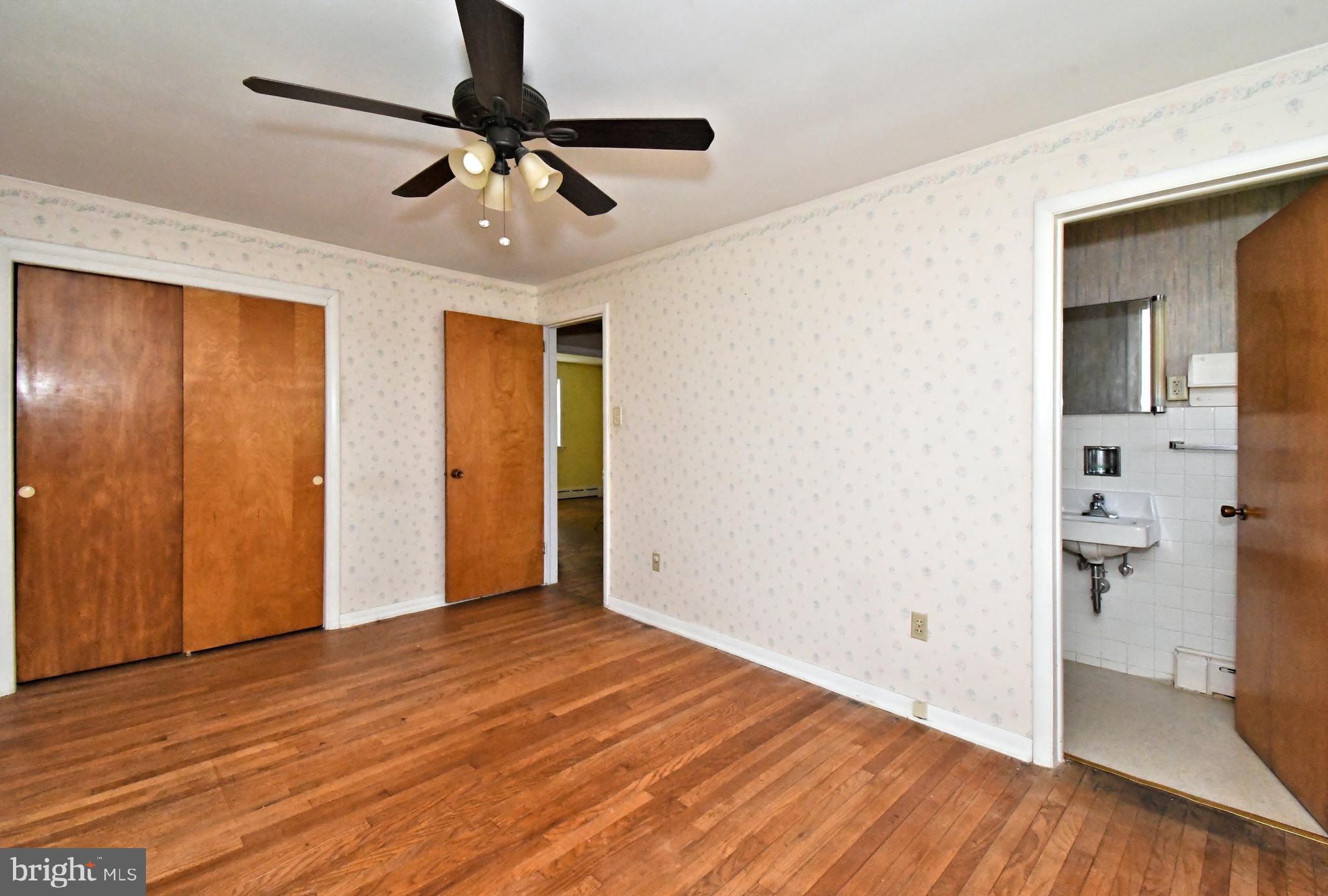 COUNTRY WALK - Residential