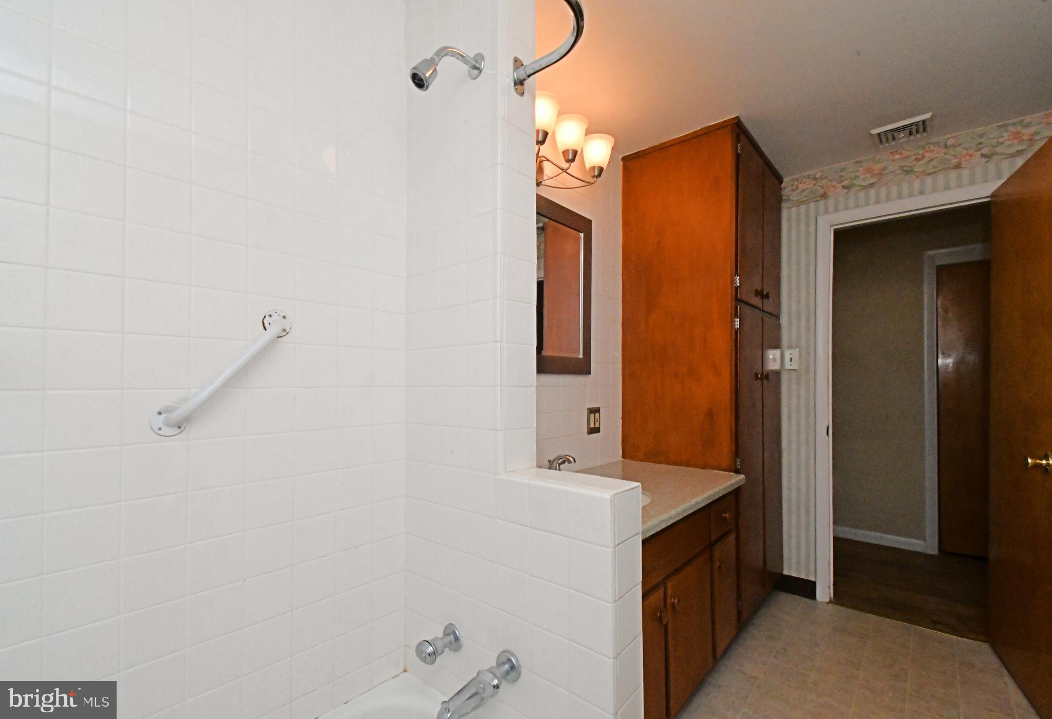 COUNTRY WALK - Residential