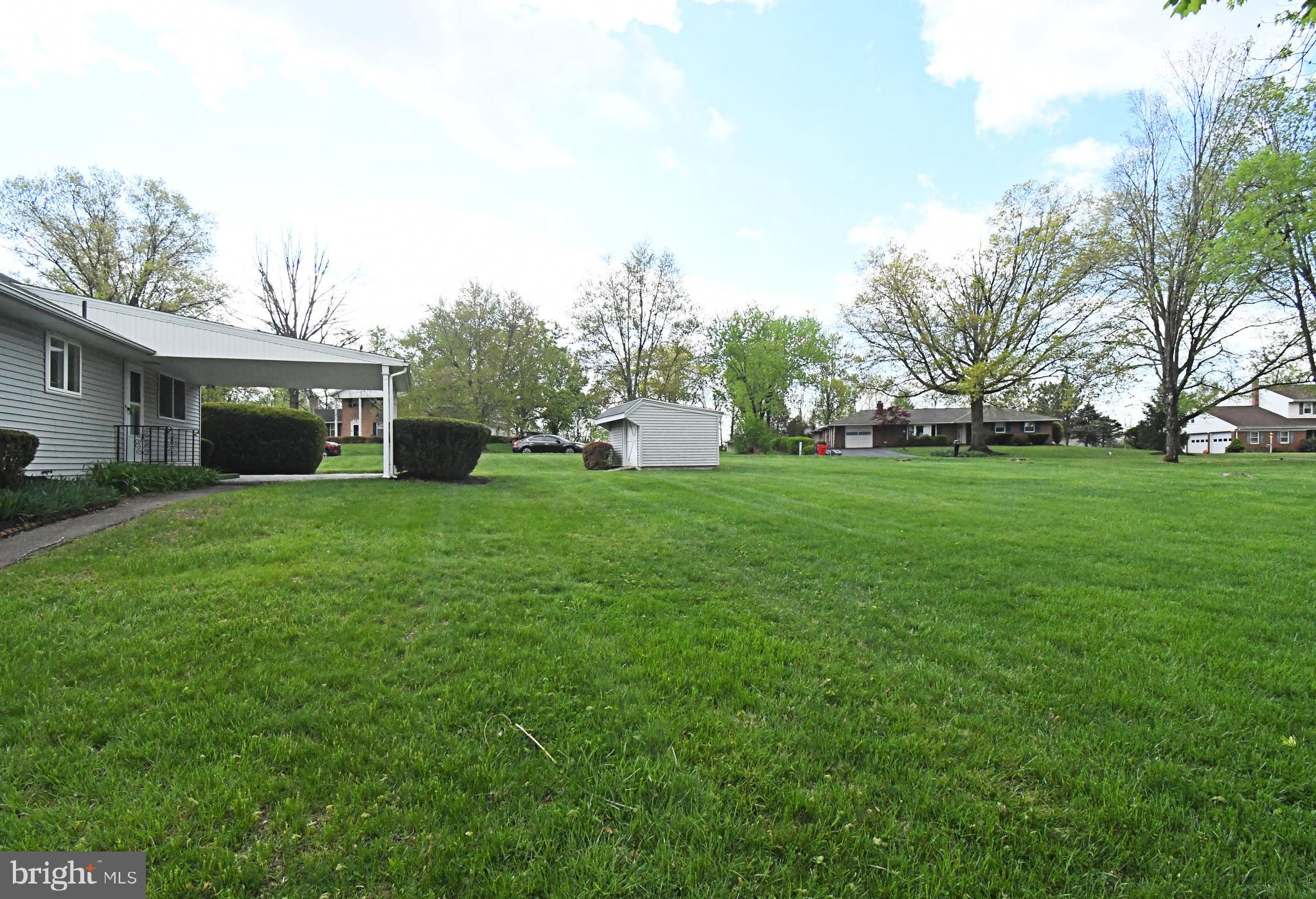 COUNTRY WALK - Residential