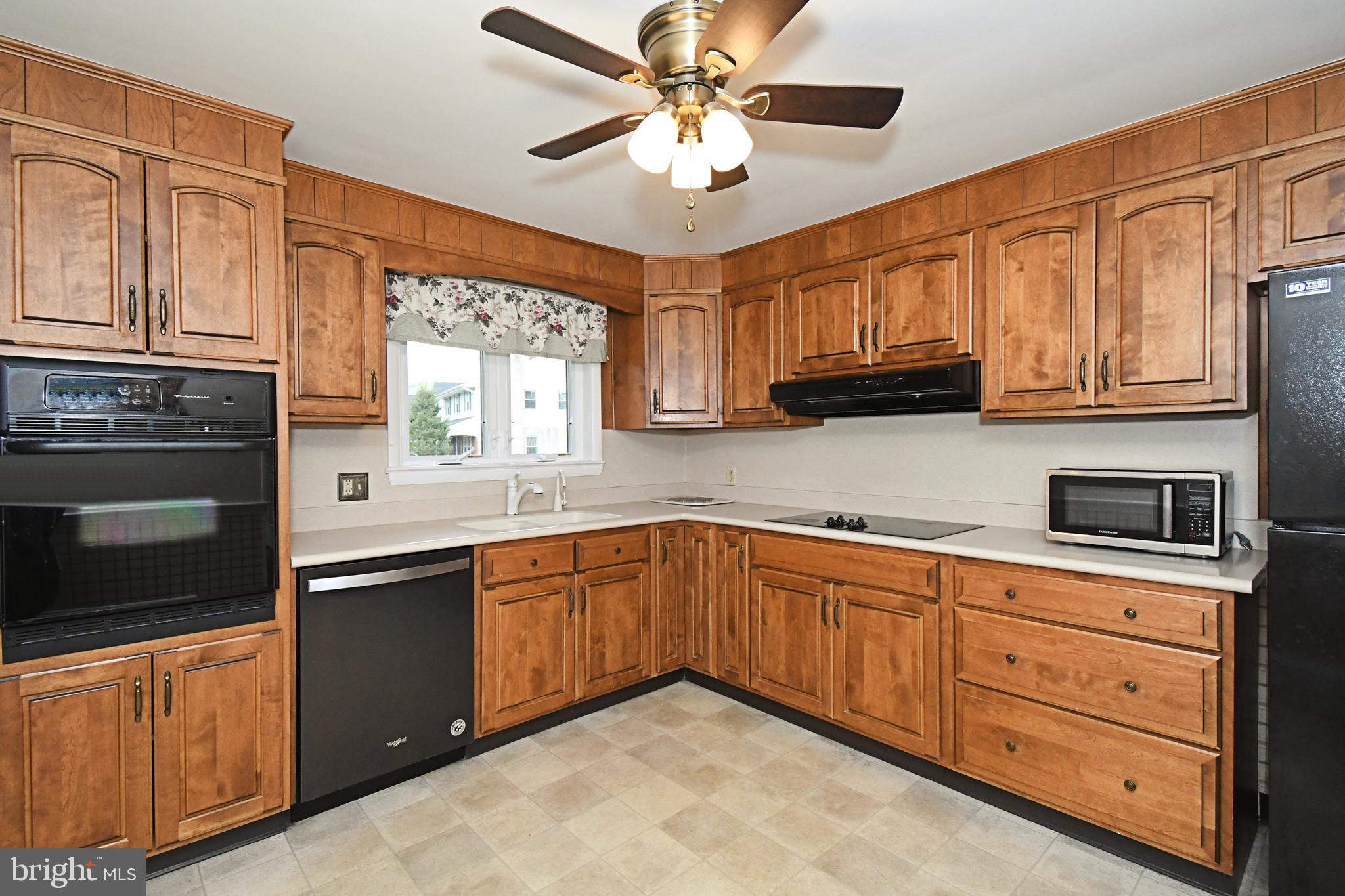 COUNTRY WALK - Residential