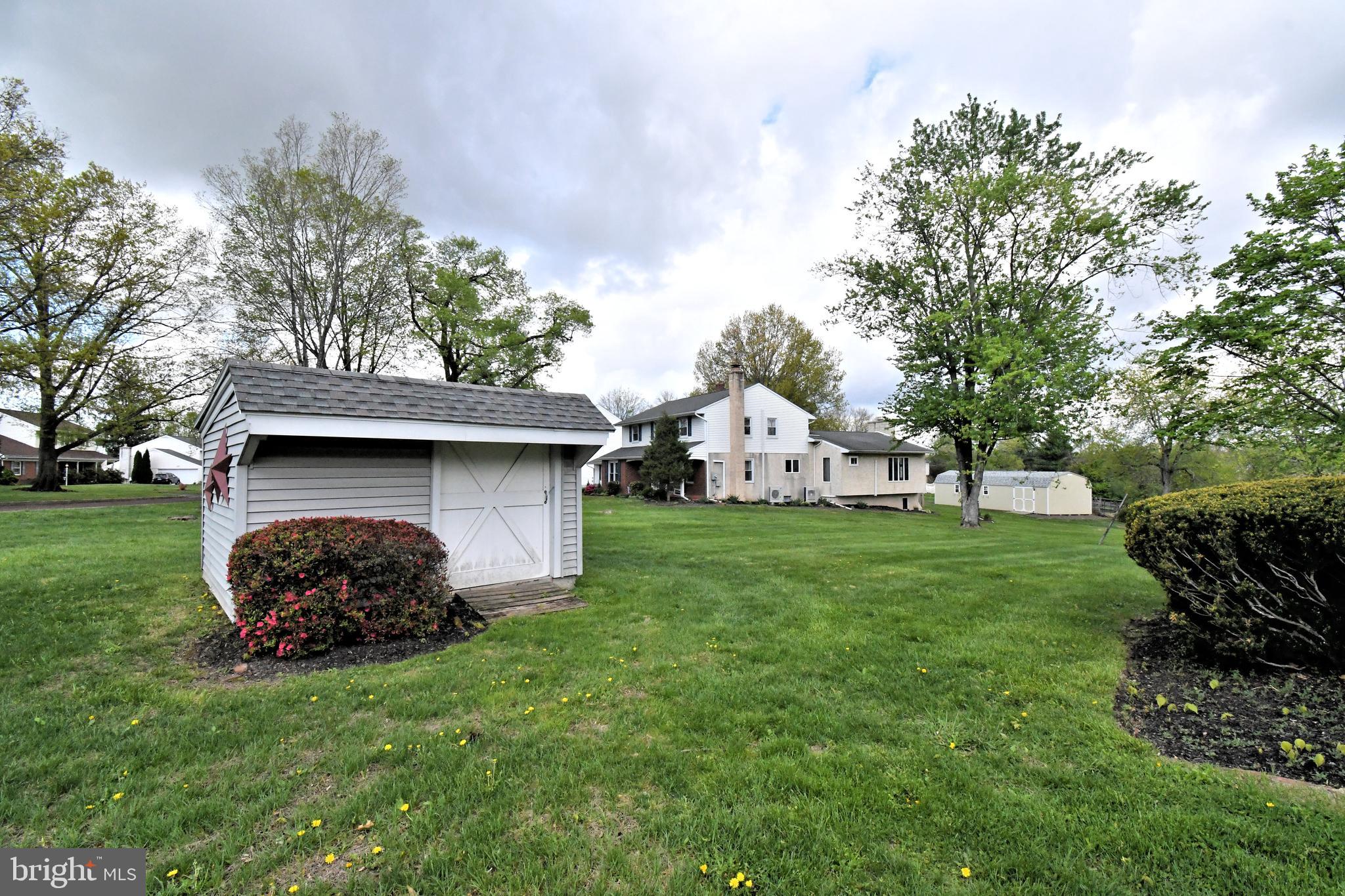 COUNTRY WALK - Residential