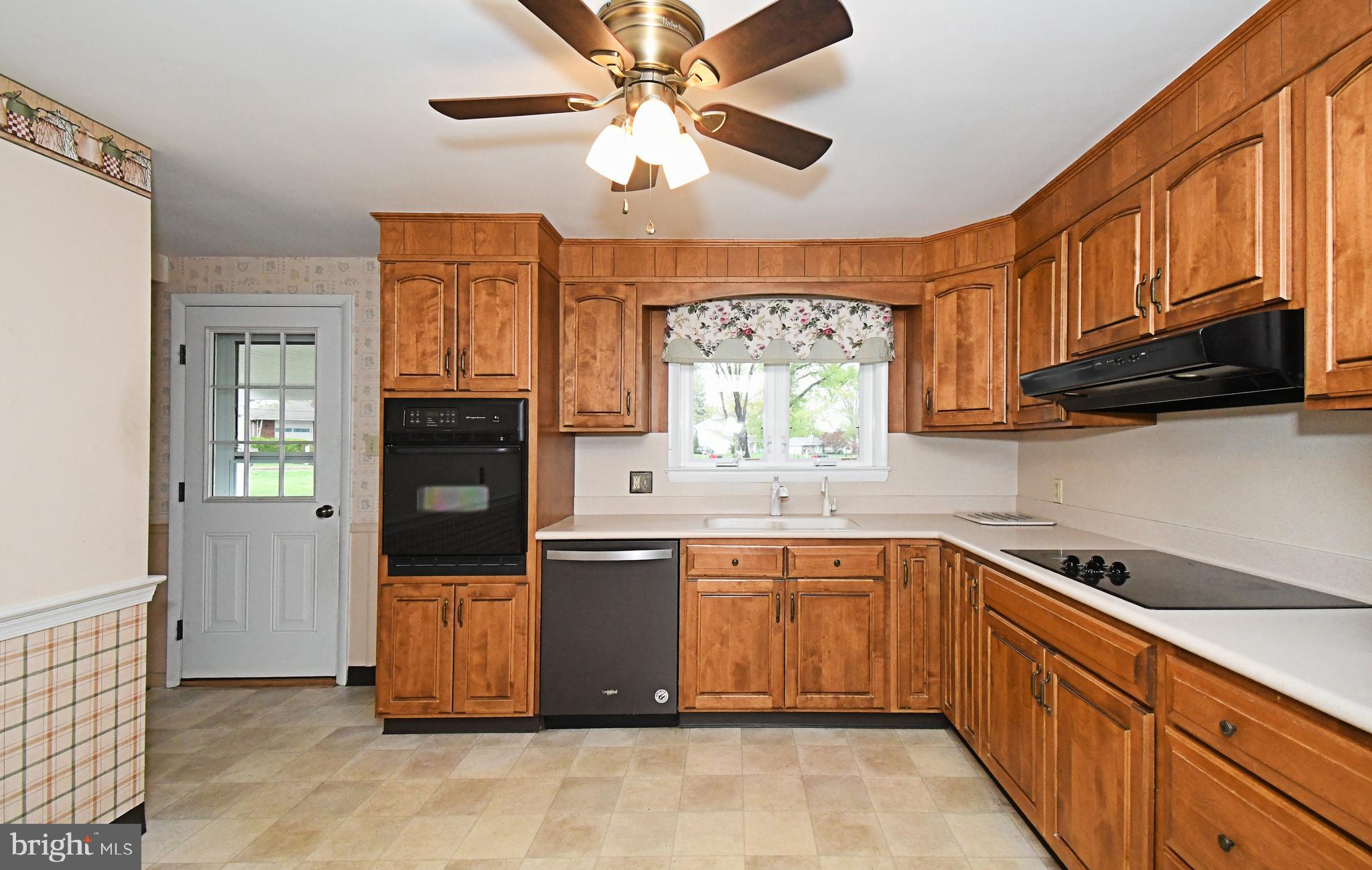 COUNTRY WALK - Residential