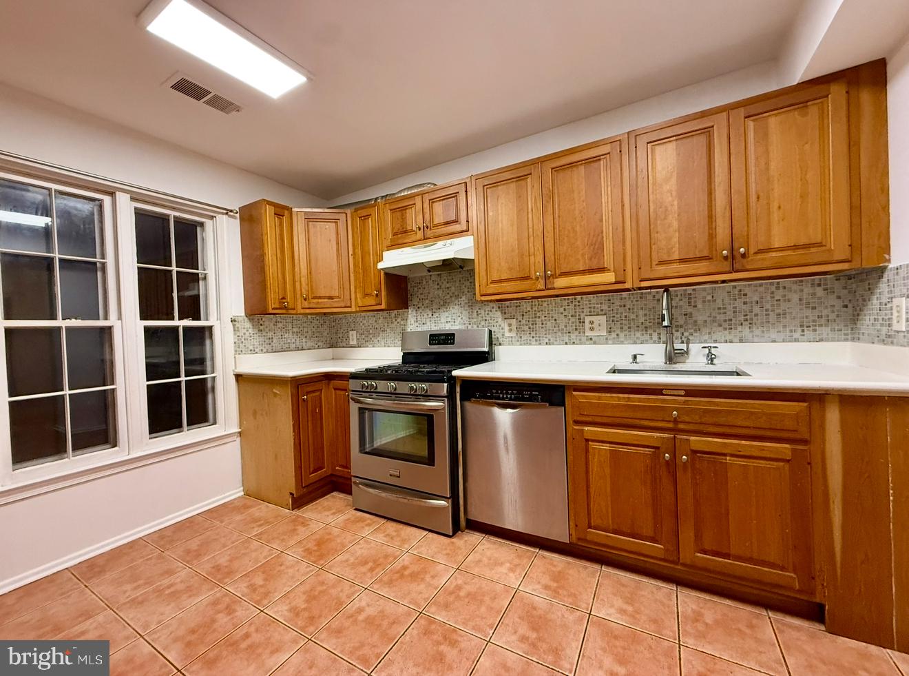 LAKE BRADDOCK - Residential Lease