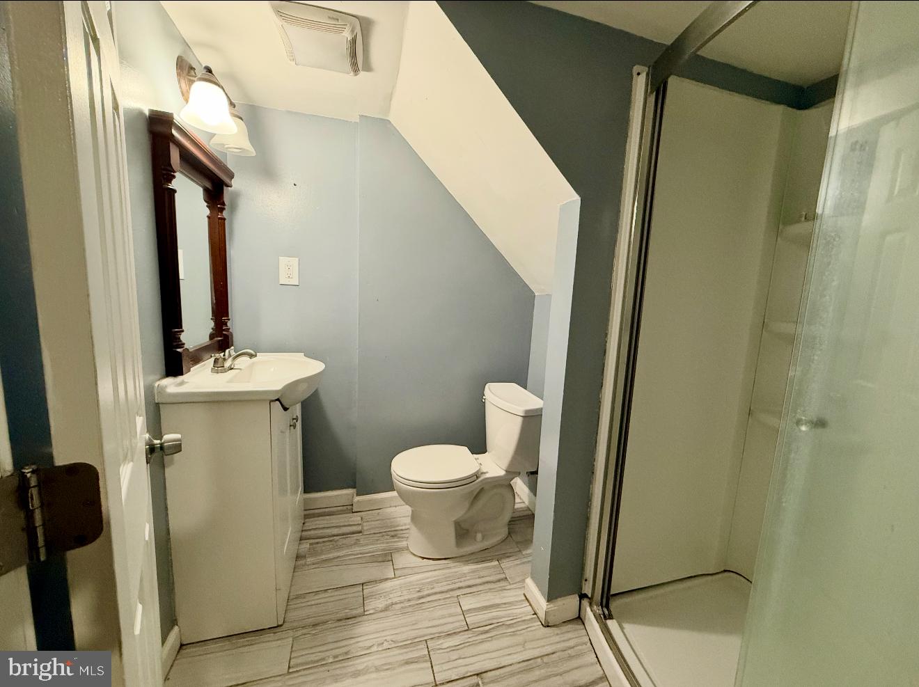 LAKE BRADDOCK - Residential Lease