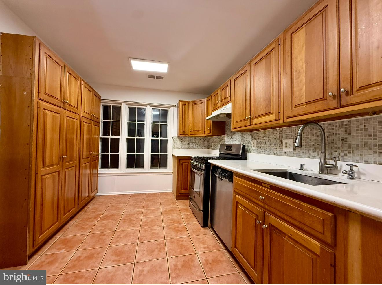 LAKE BRADDOCK - Residential Lease