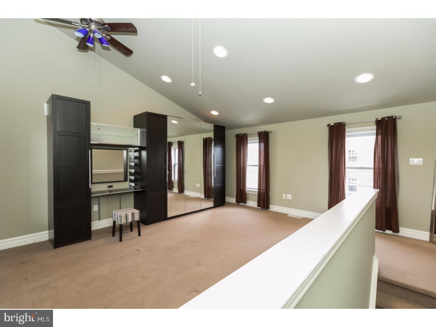 PORT RICHMOND - Residential