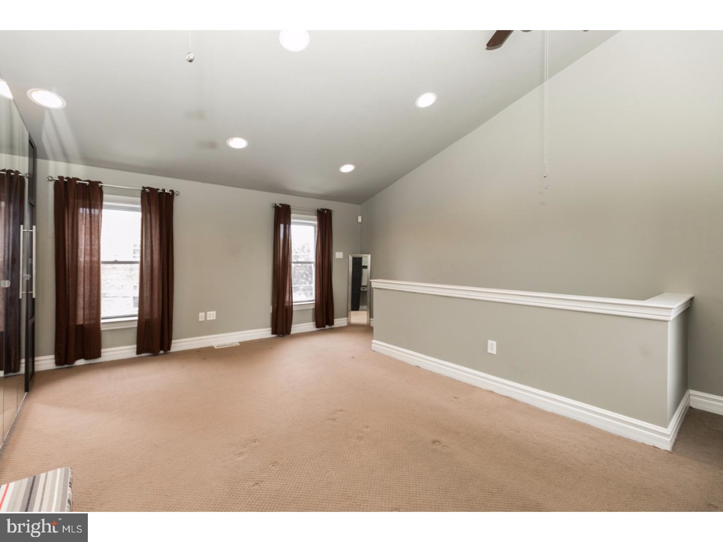 PORT RICHMOND - Residential