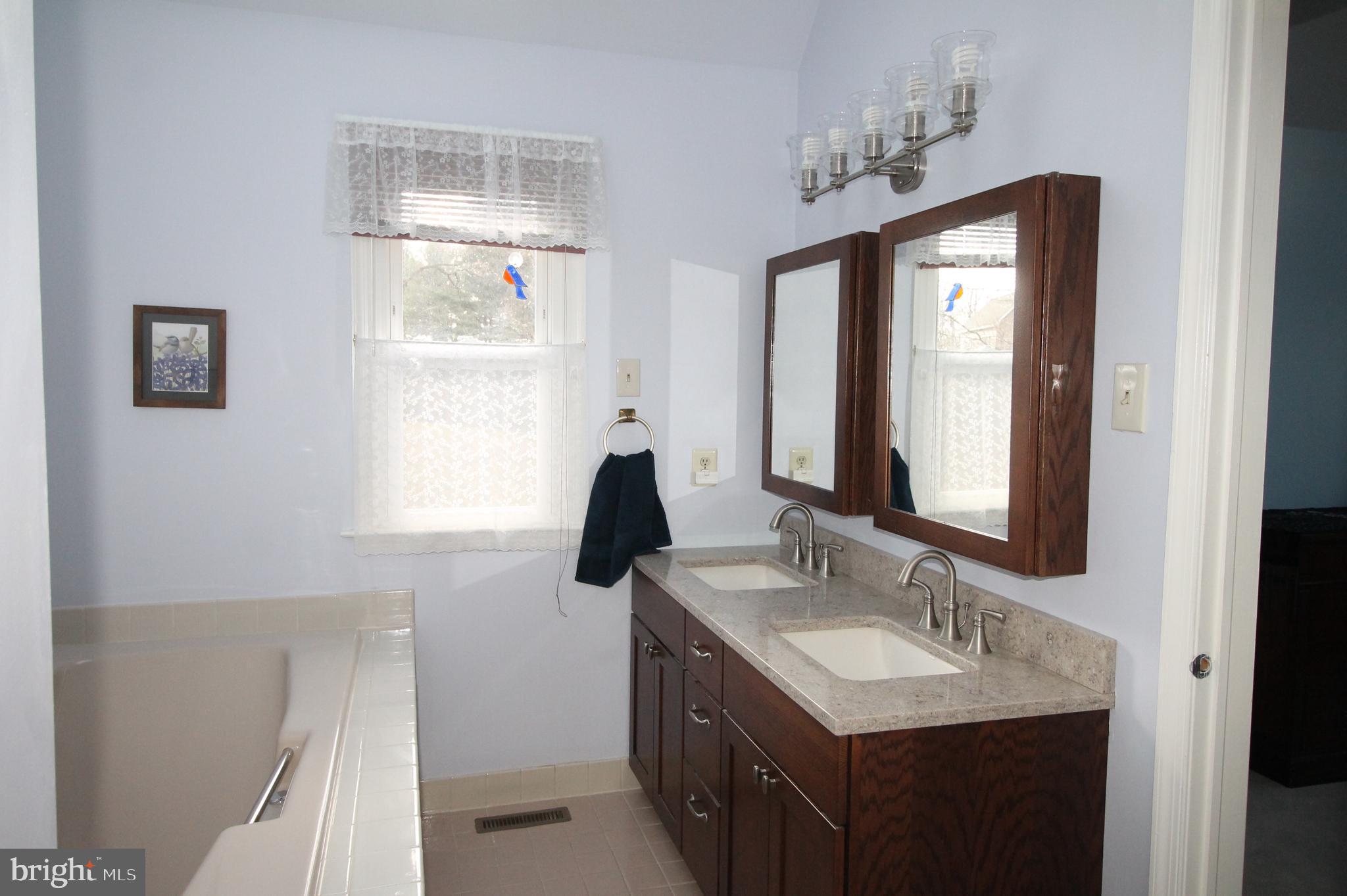 HILLSDALE FARM - Residential