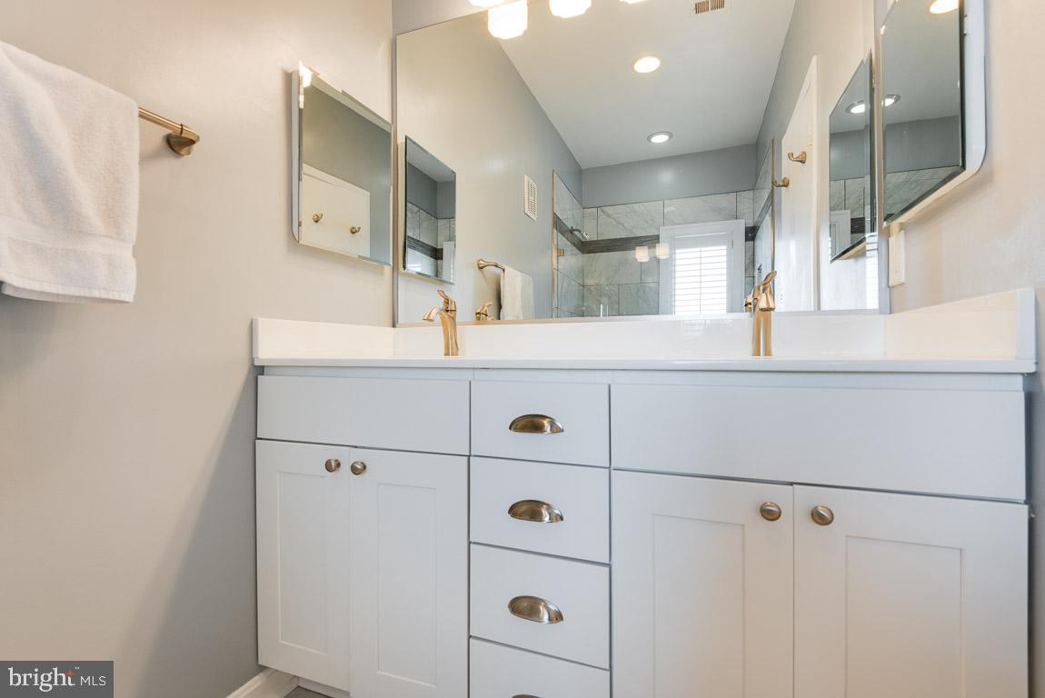 VILLAGE OF CHESAPEAKE HARBOUR - Residential Lease