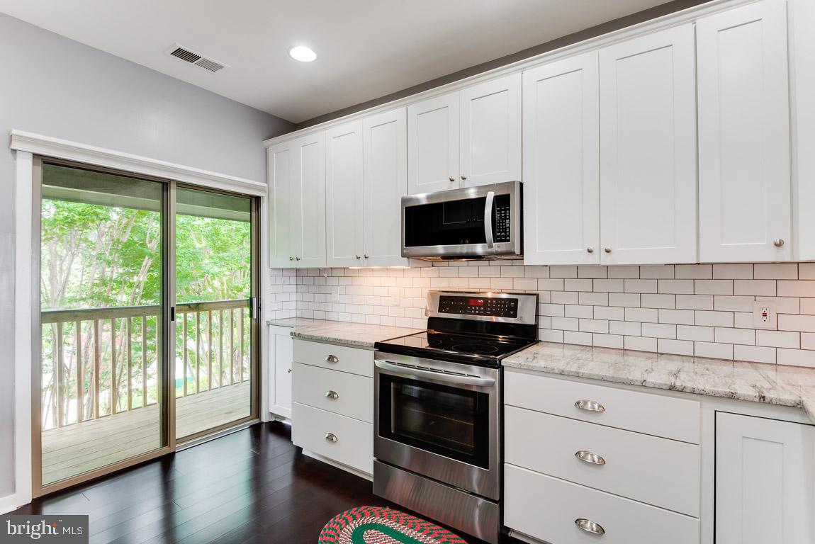 VILLAGE OF CHESAPEAKE HARBOUR - Residential Lease