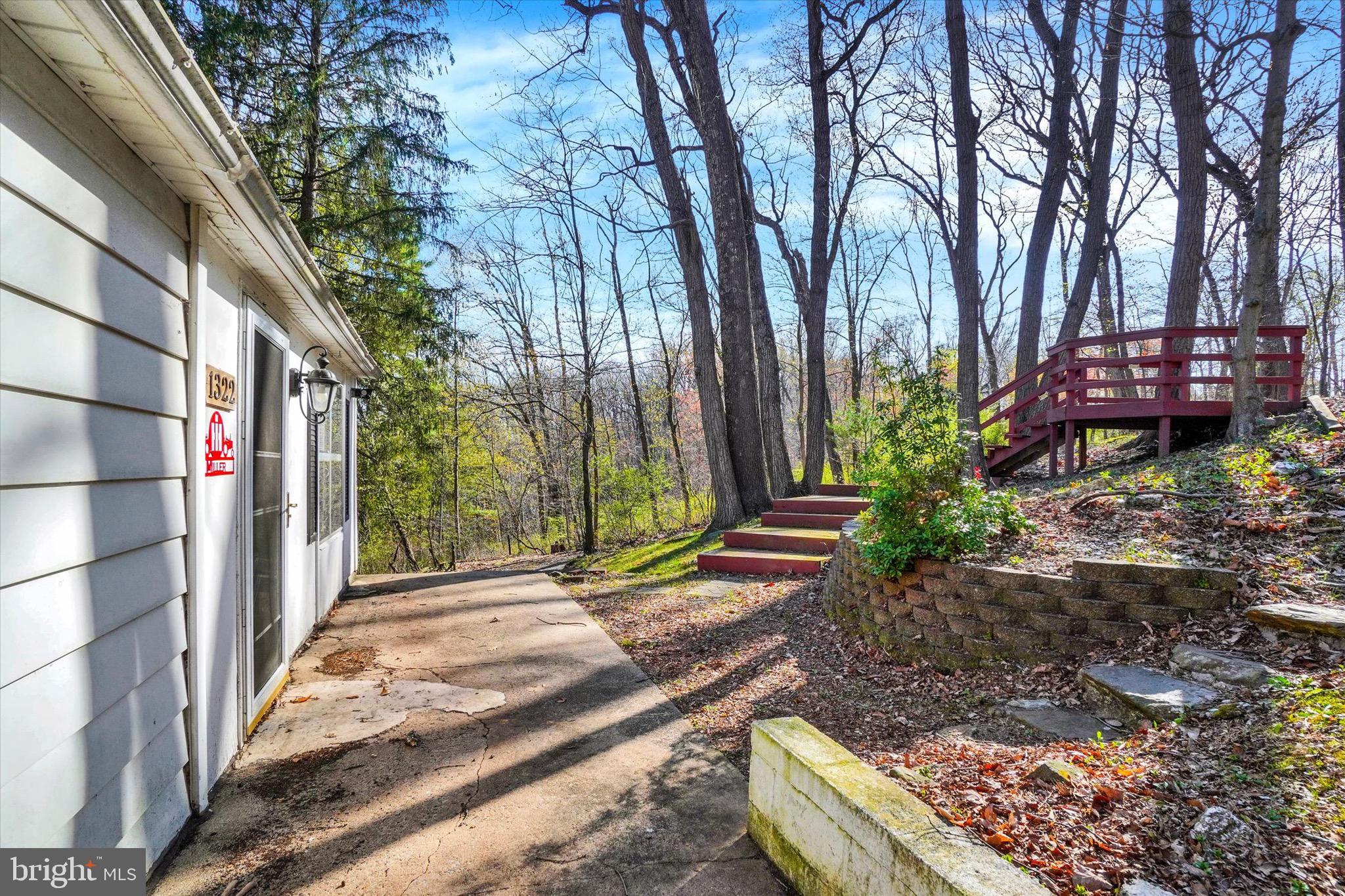 1322 GROVE LANE