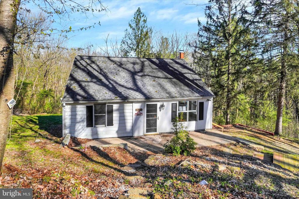 Photo of 1322 Grove Lane, SEVEN VALLEYS, PA 17360 (MLS # PAYK2079254)