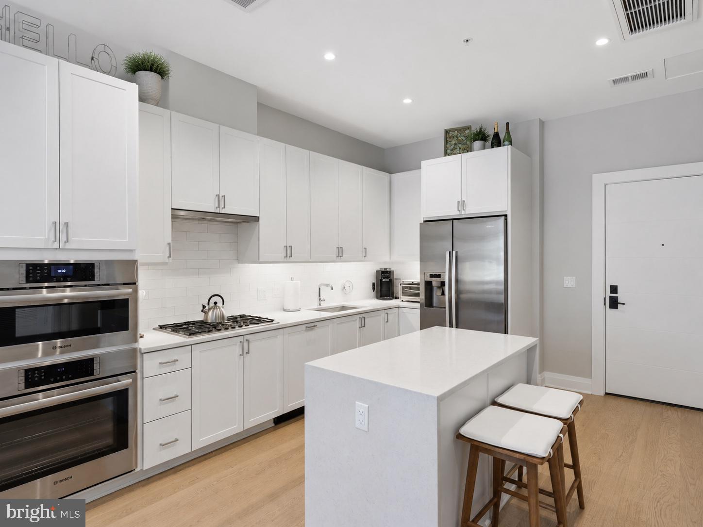 925 FAIRFAX STREET N 102
