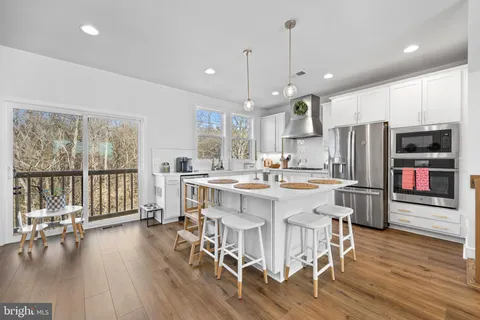 111 Wake Robin Ct, Lake Frederick, VA MLS: VAFV2024814