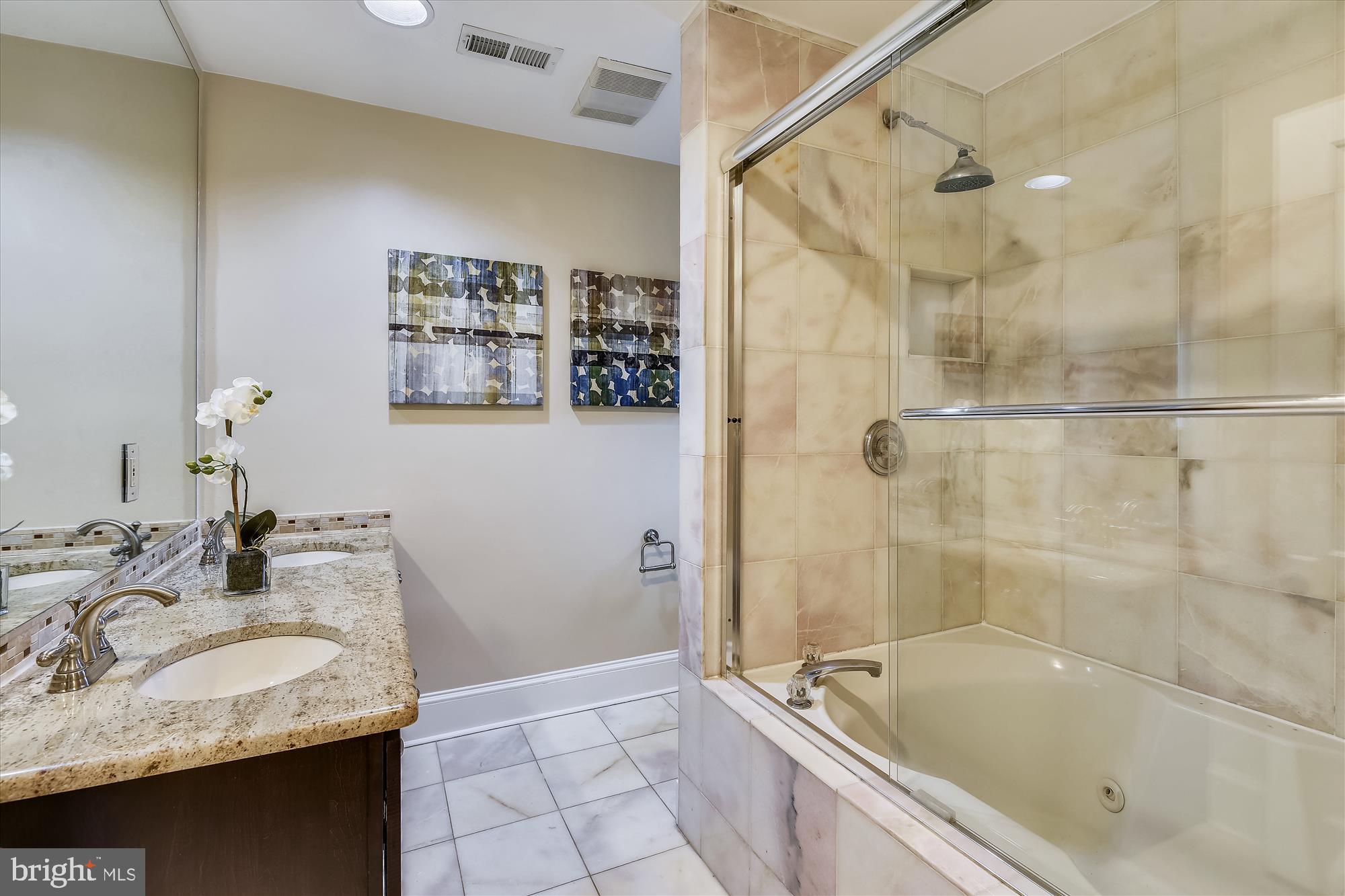 ROSEMONT - Residential