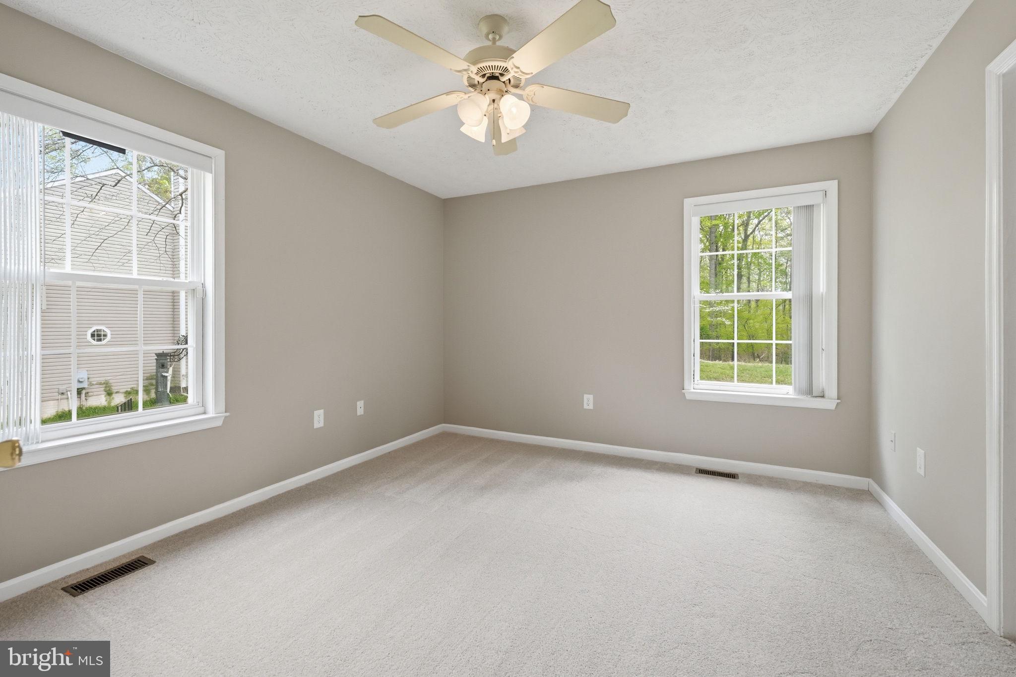 LAKE LAND OR - Residential