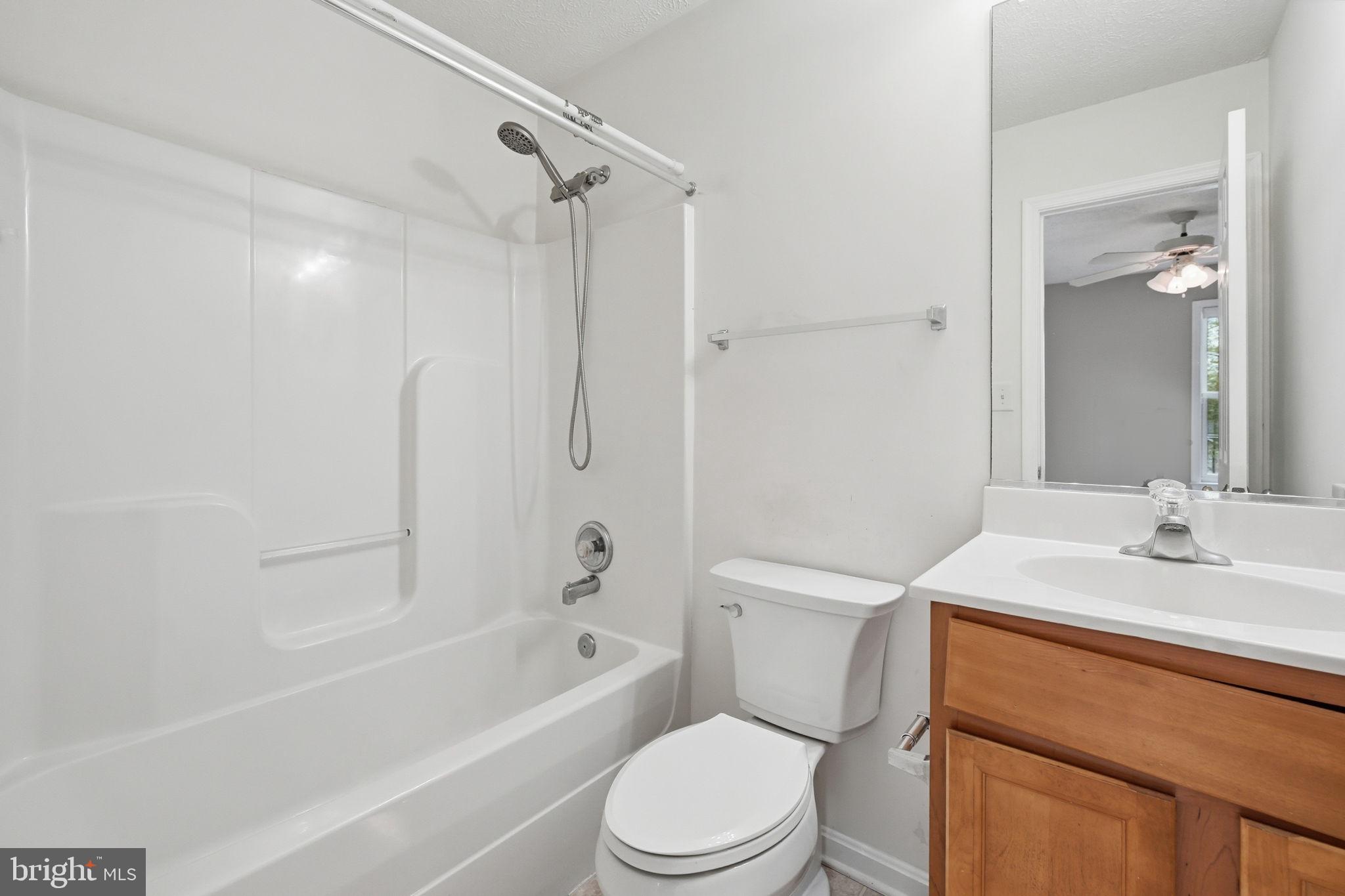 LAKE LAND OR - Residential