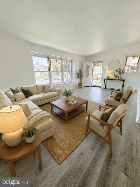 Townhouse For Sale - 2325 Oakmont Street<br/> PHILADELPHIA, PA 19152