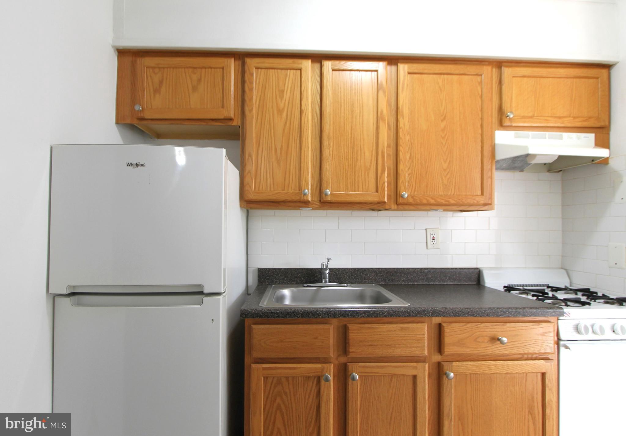 EAST OAK LANE - Residential Lease