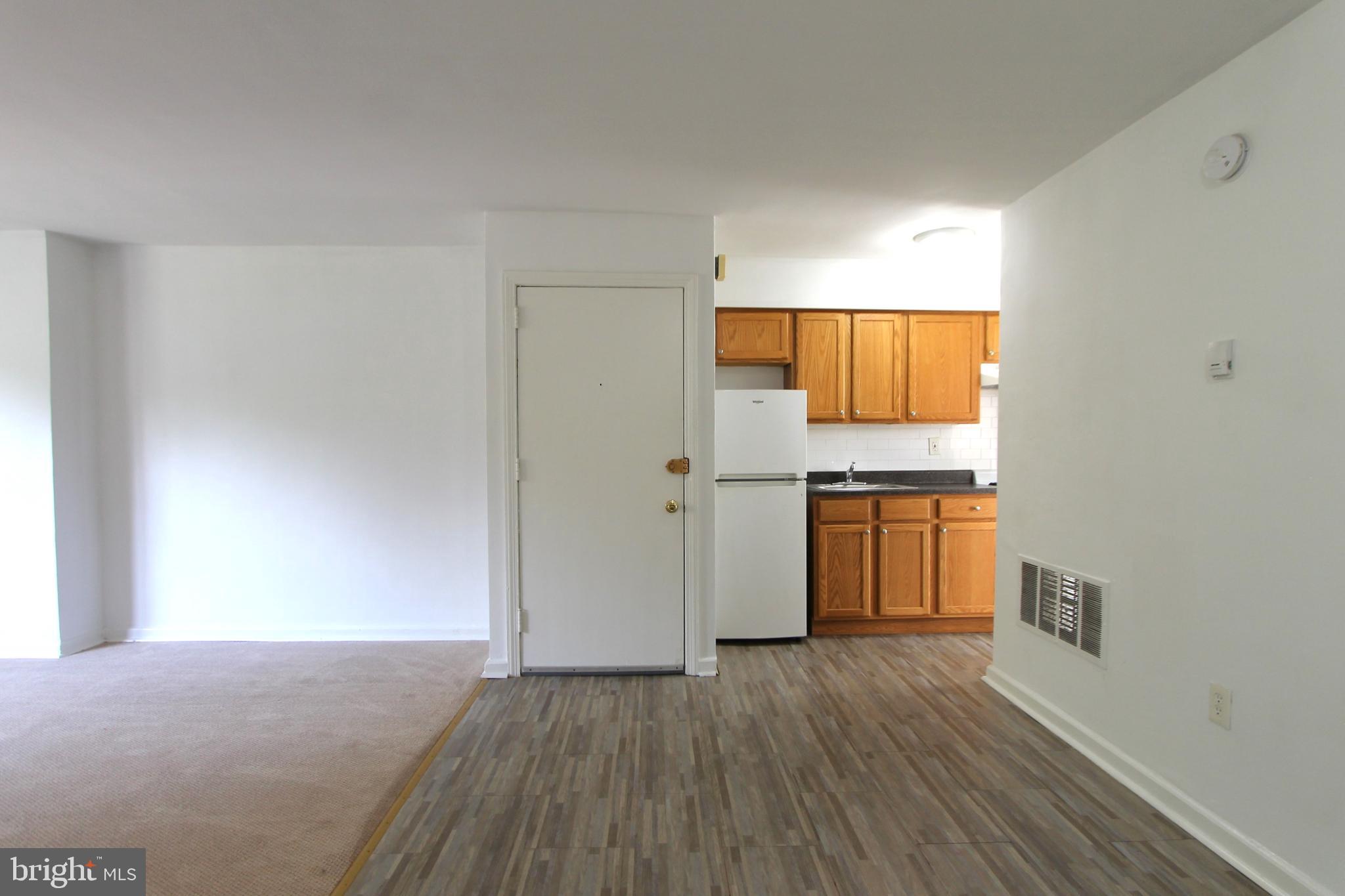 EAST OAK LANE - Residential Lease