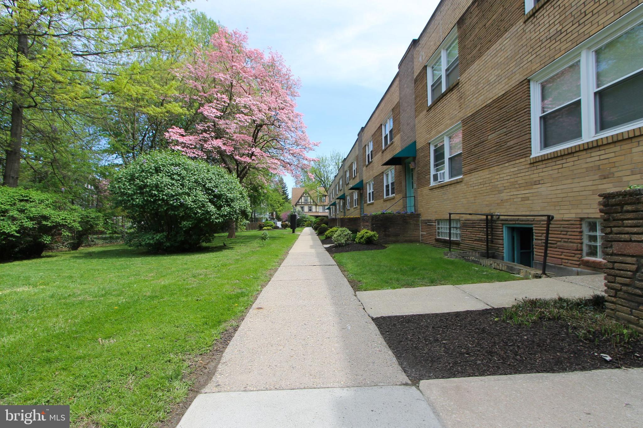 EAST OAK LANE - Residential Lease