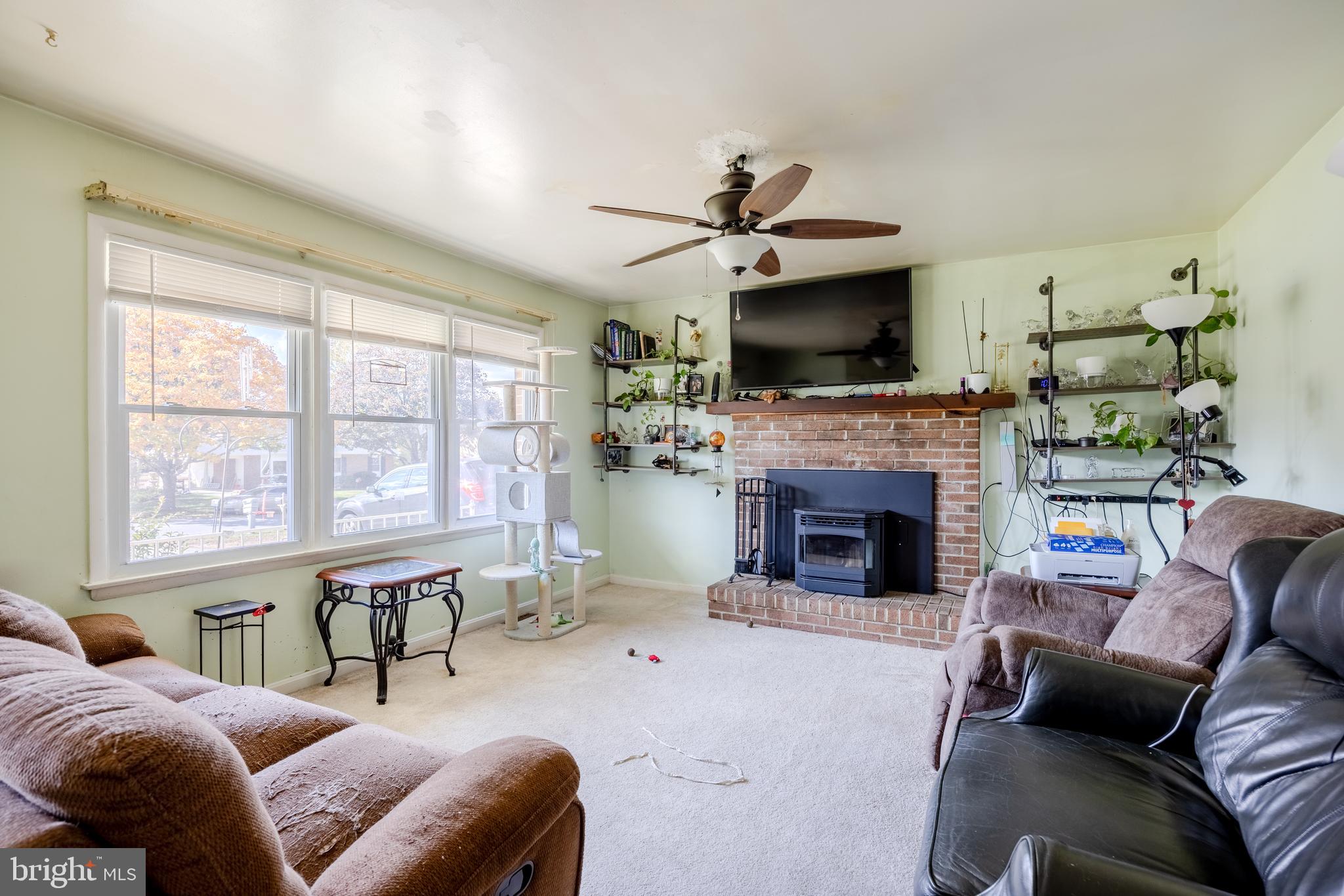 618 LYNN WAY