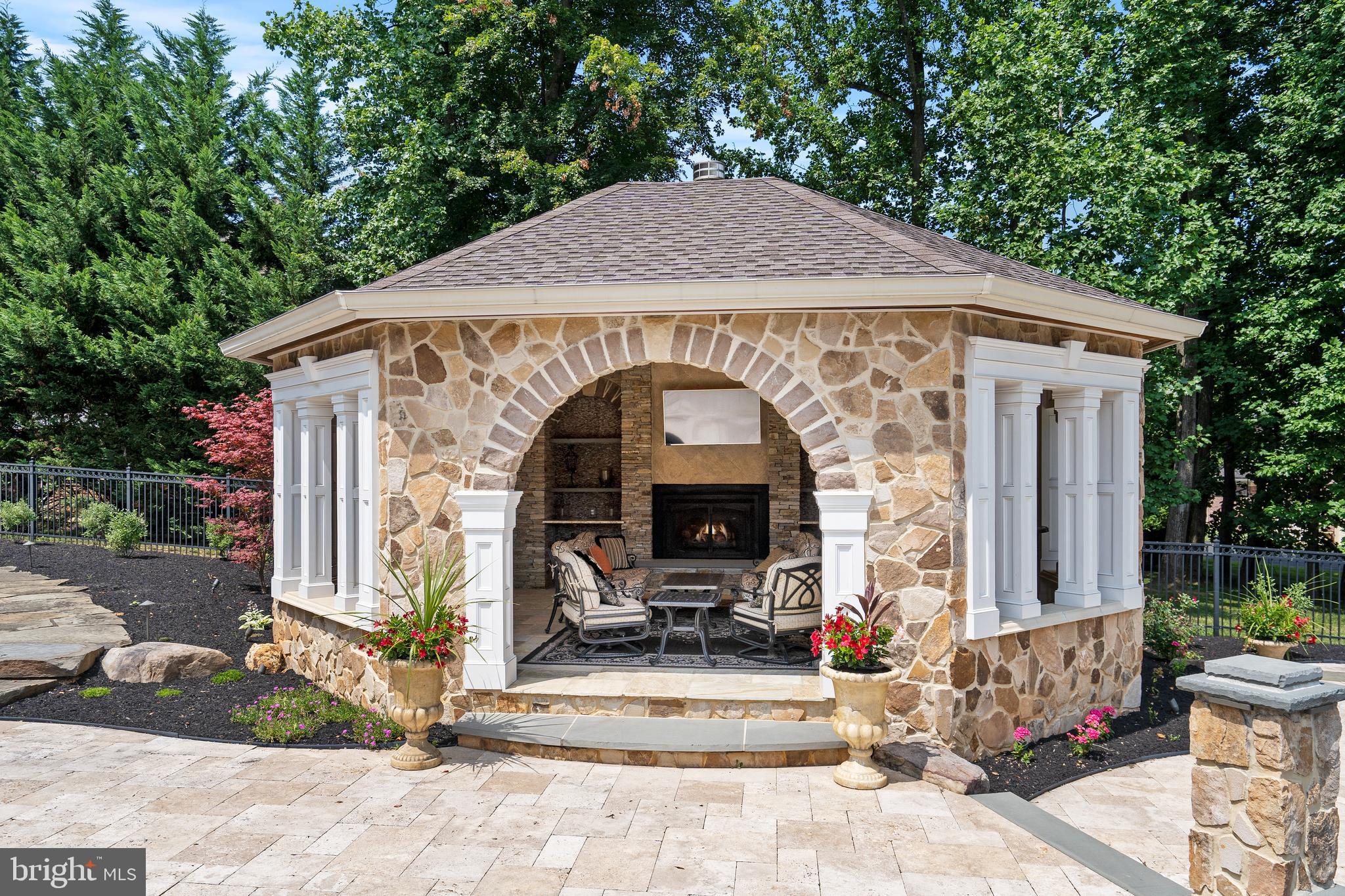 PINDELL WOODS - Residential