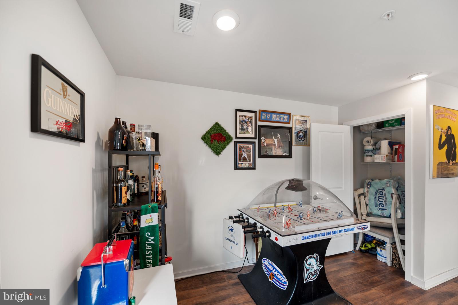 WHISPERING WOODS - Residential