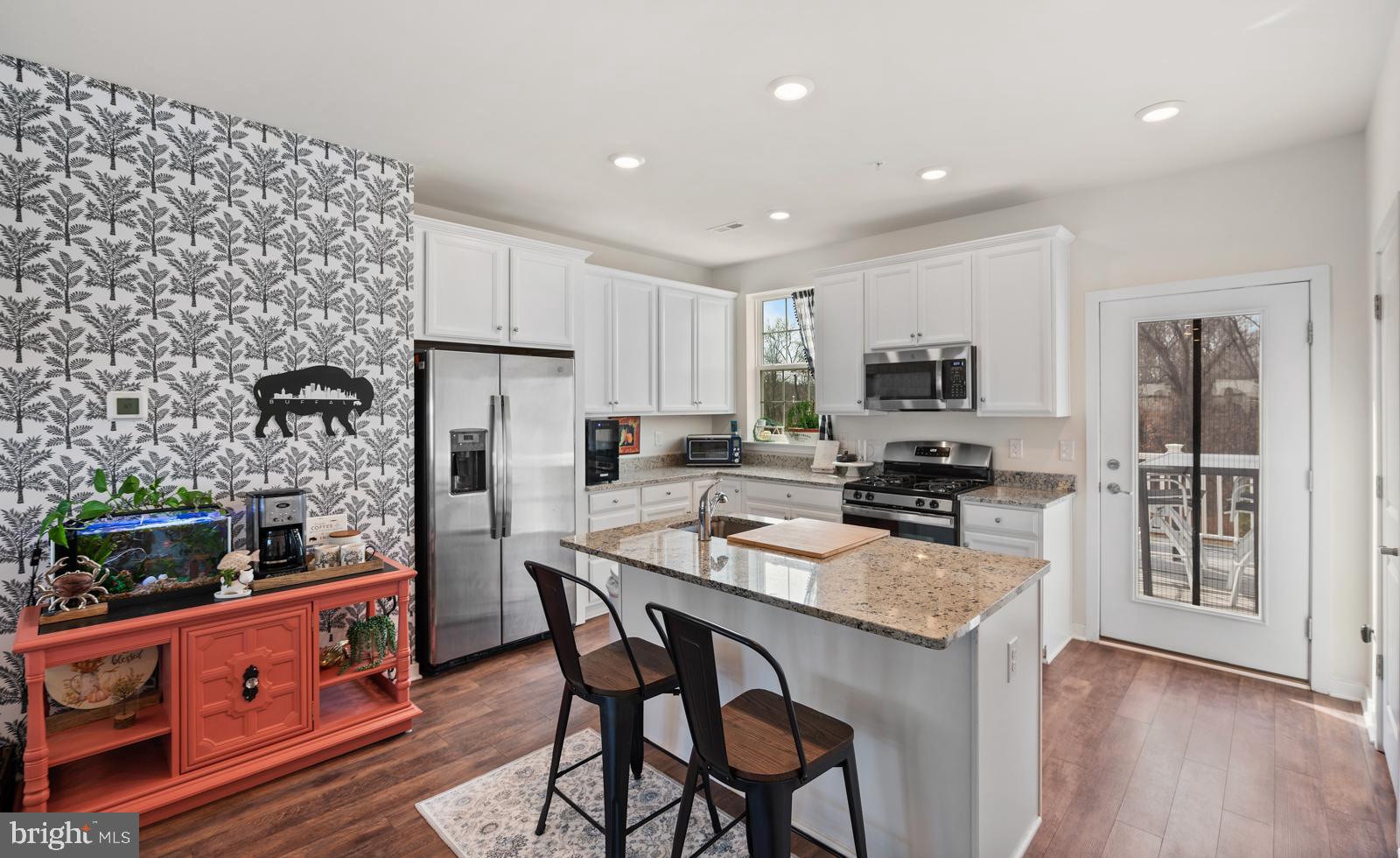 WHISPERING WOODS - Residential