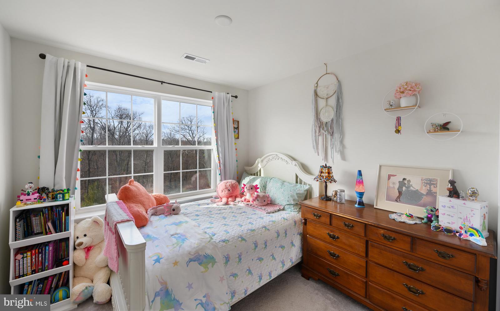 WHISPERING WOODS - Residential