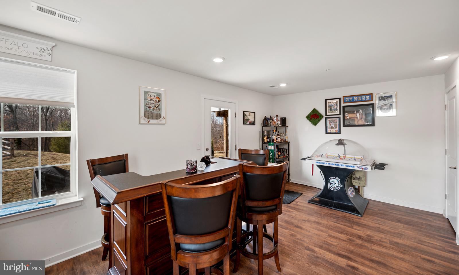 WHISPERING WOODS - Residential