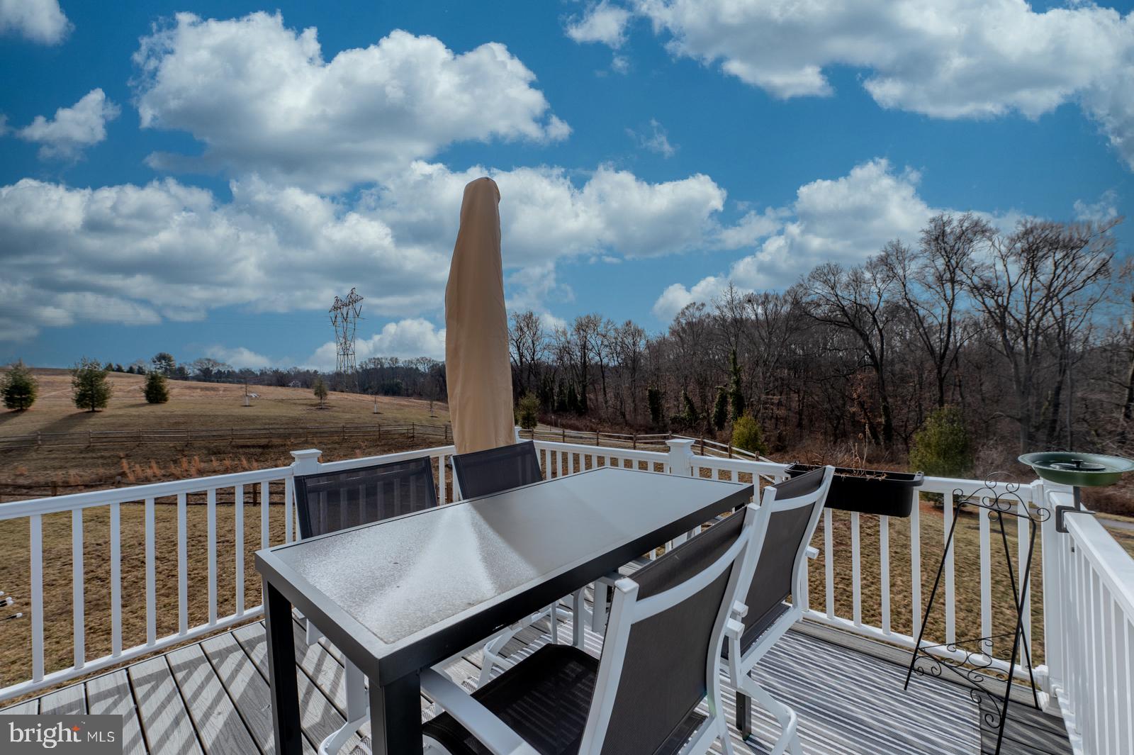 WHISPERING WOODS - Residential