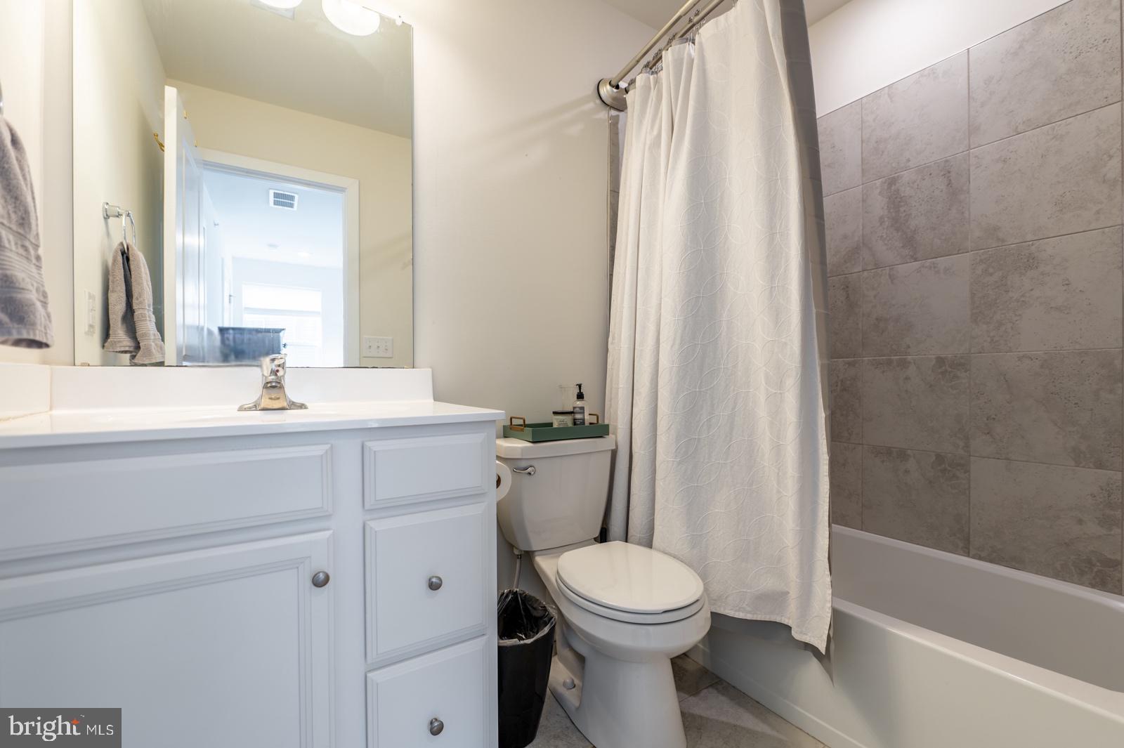 WHISPERING WOODS - Residential