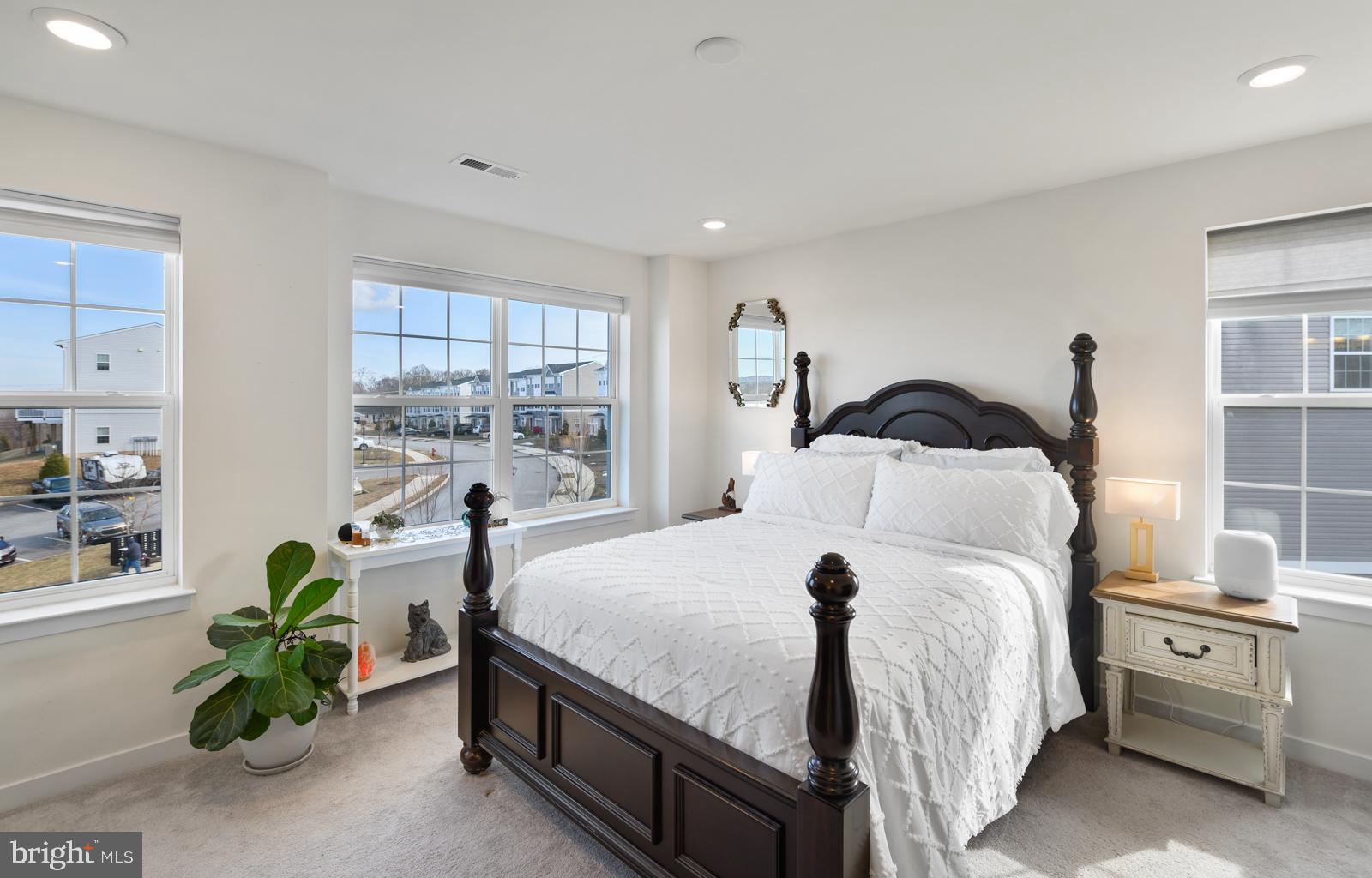 WHISPERING WOODS - Residential