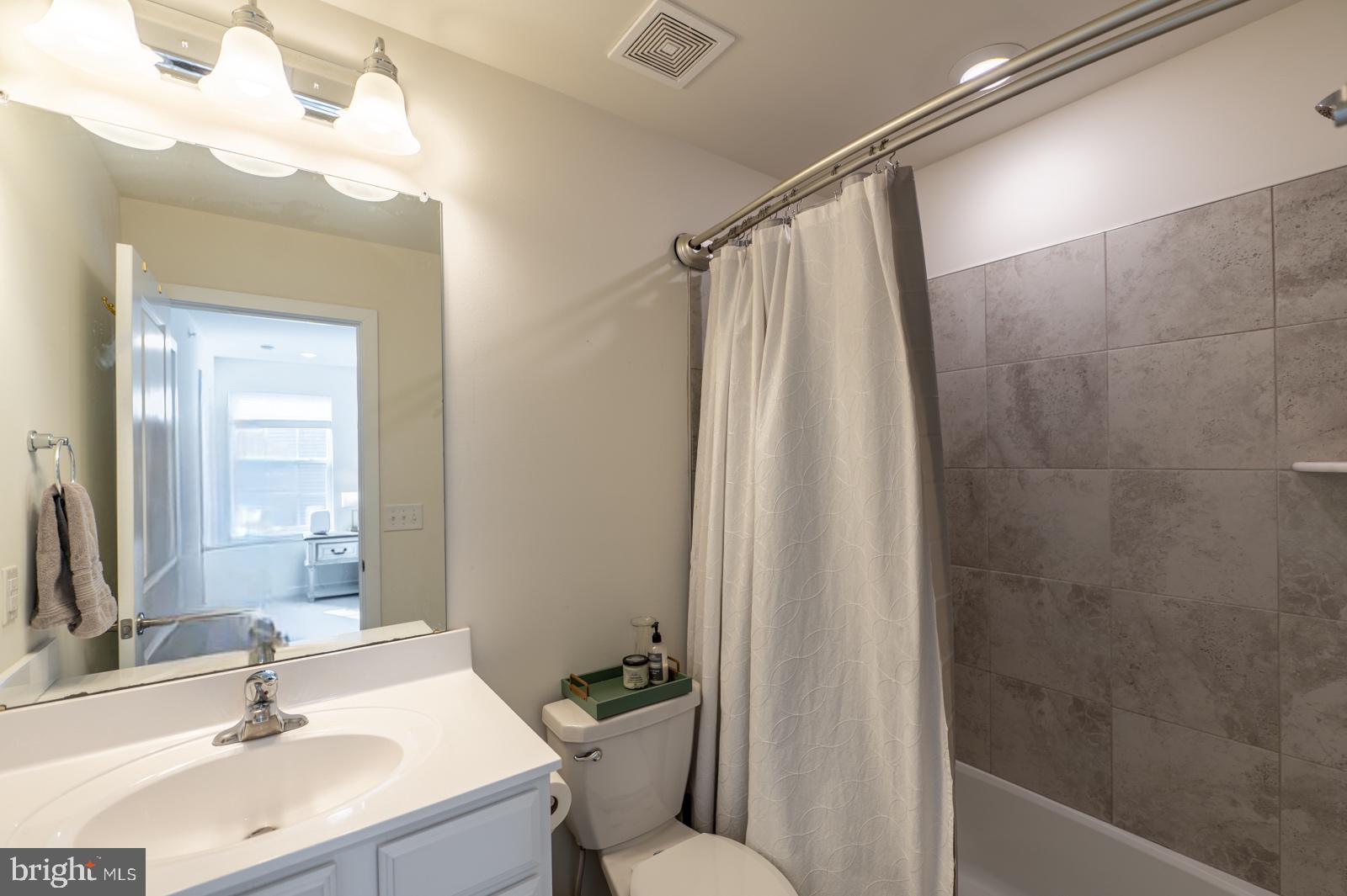 WHISPERING WOODS - Residential