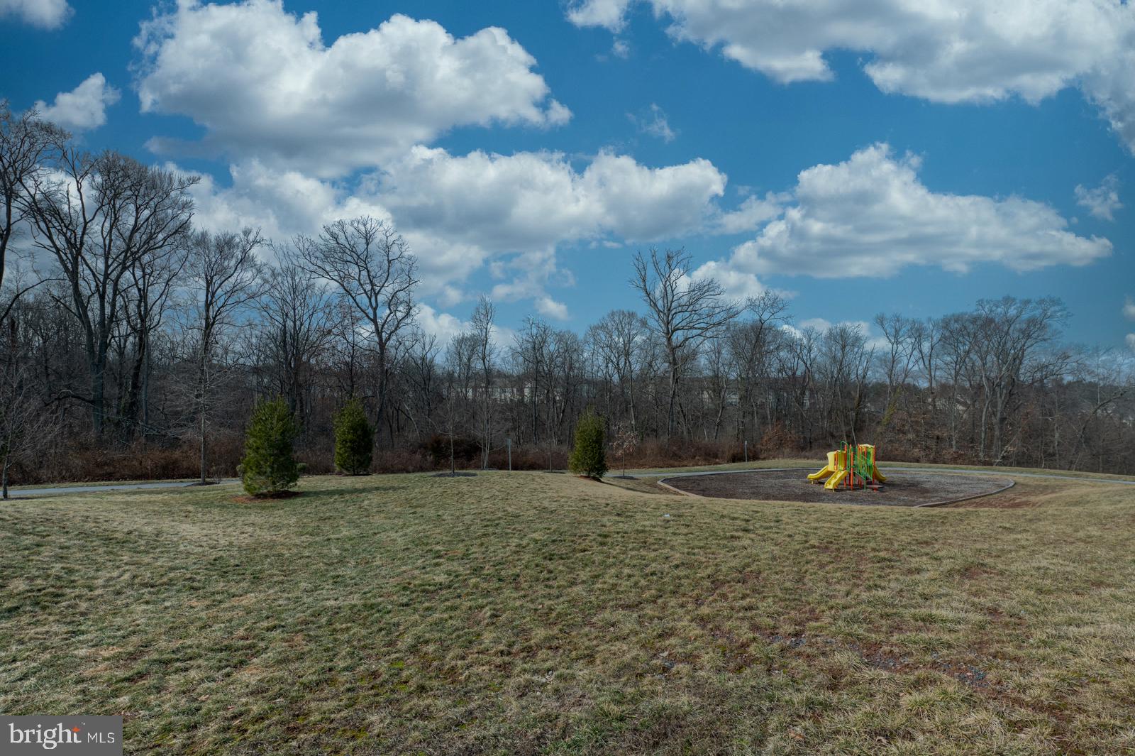 WHISPERING WOODS - Residential