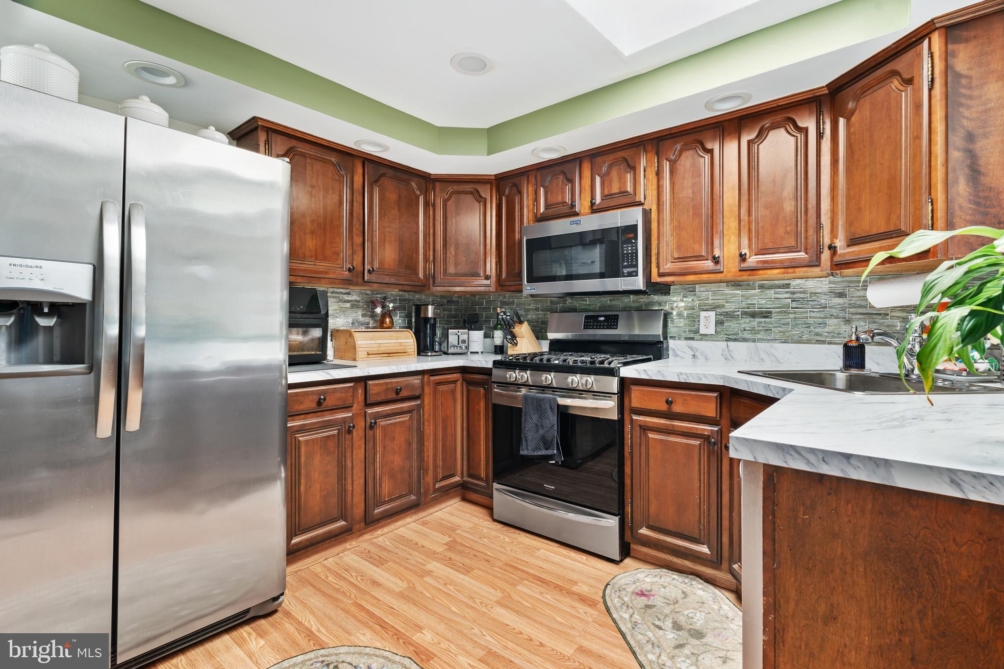 PORT RICHMOND - Residential