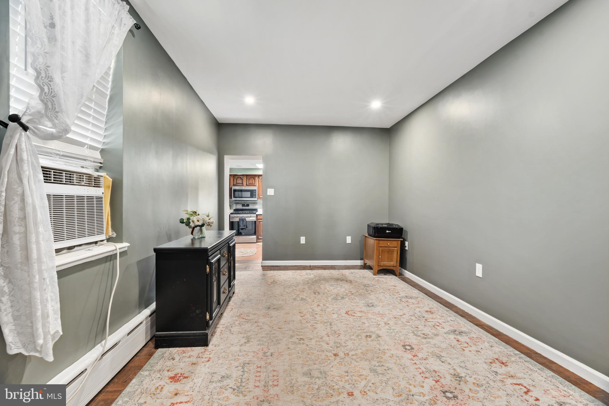 PORT RICHMOND - Residential