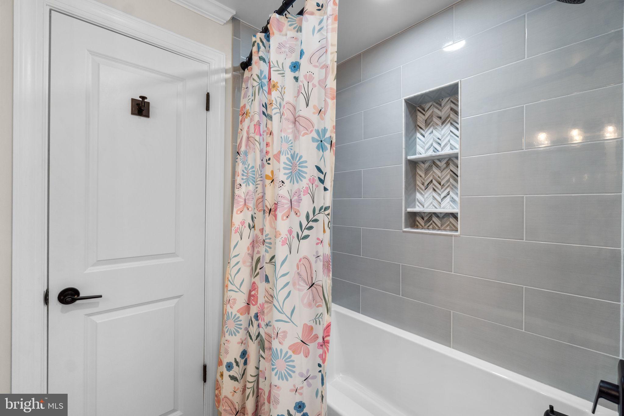 WOLF DEN SPRING - Residential