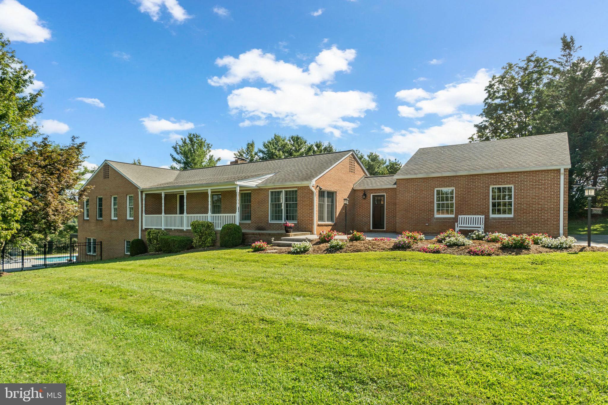 WOLF DEN SPRING - Residential