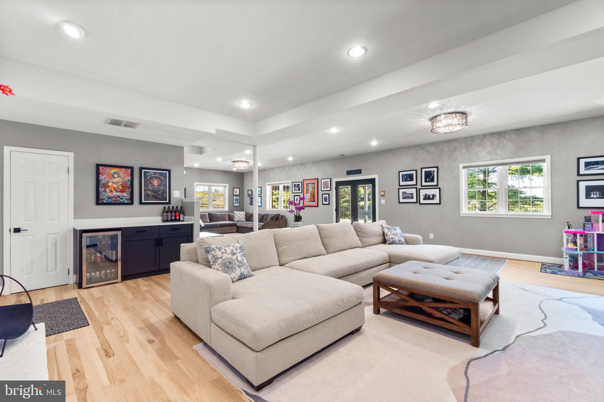 WOLF DEN SPRING - Residential