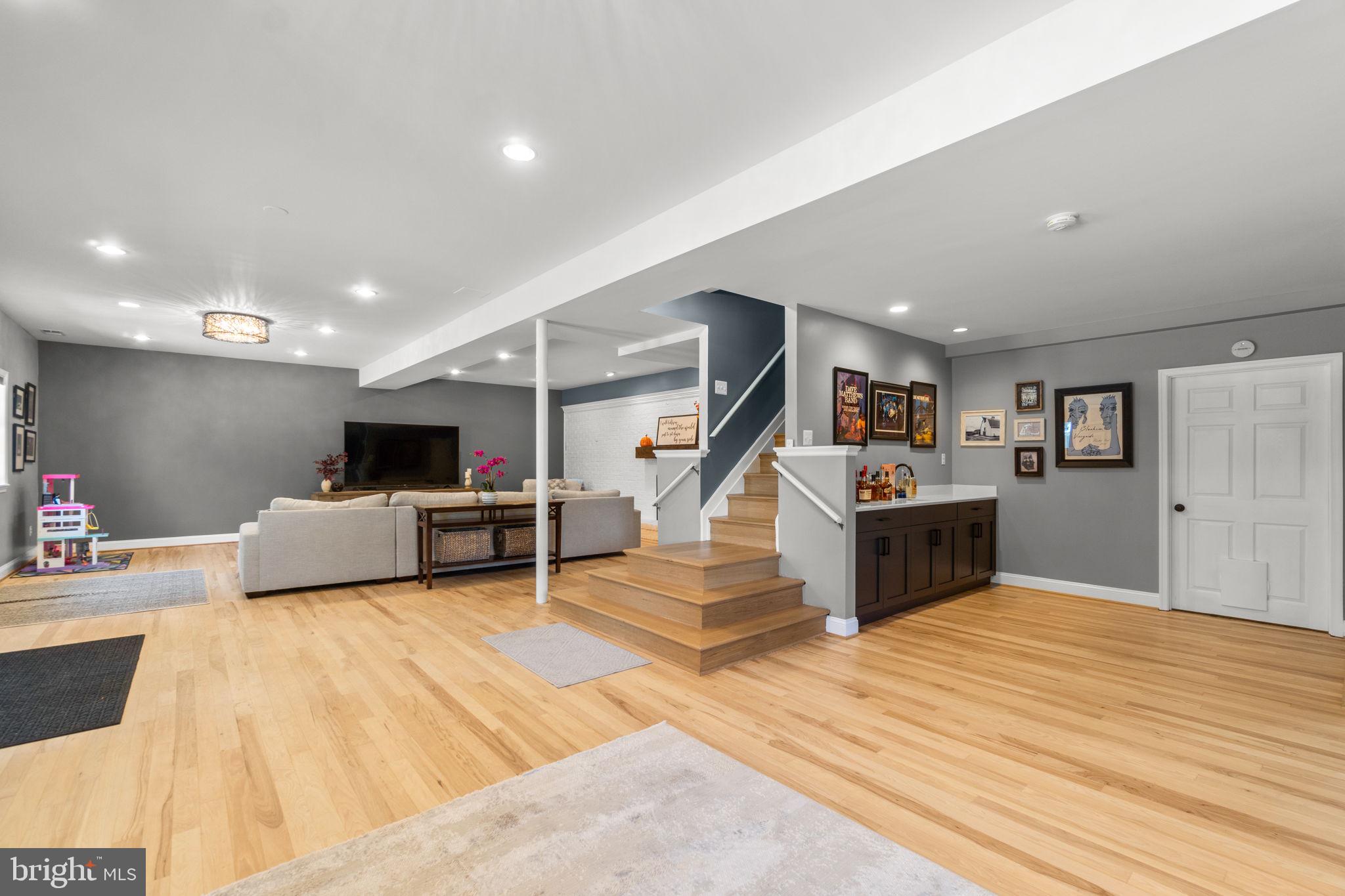 WOLF DEN SPRING - Residential