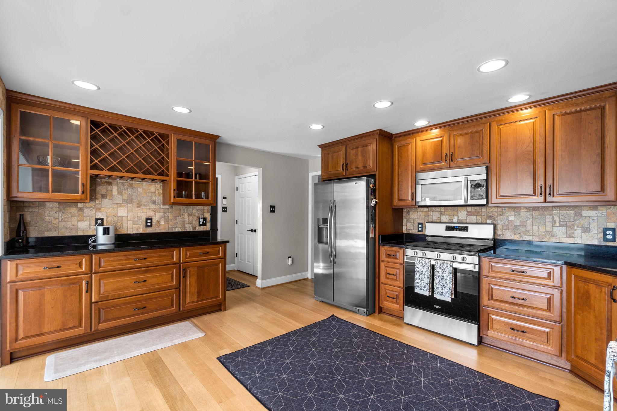 WOLF DEN SPRING - Residential